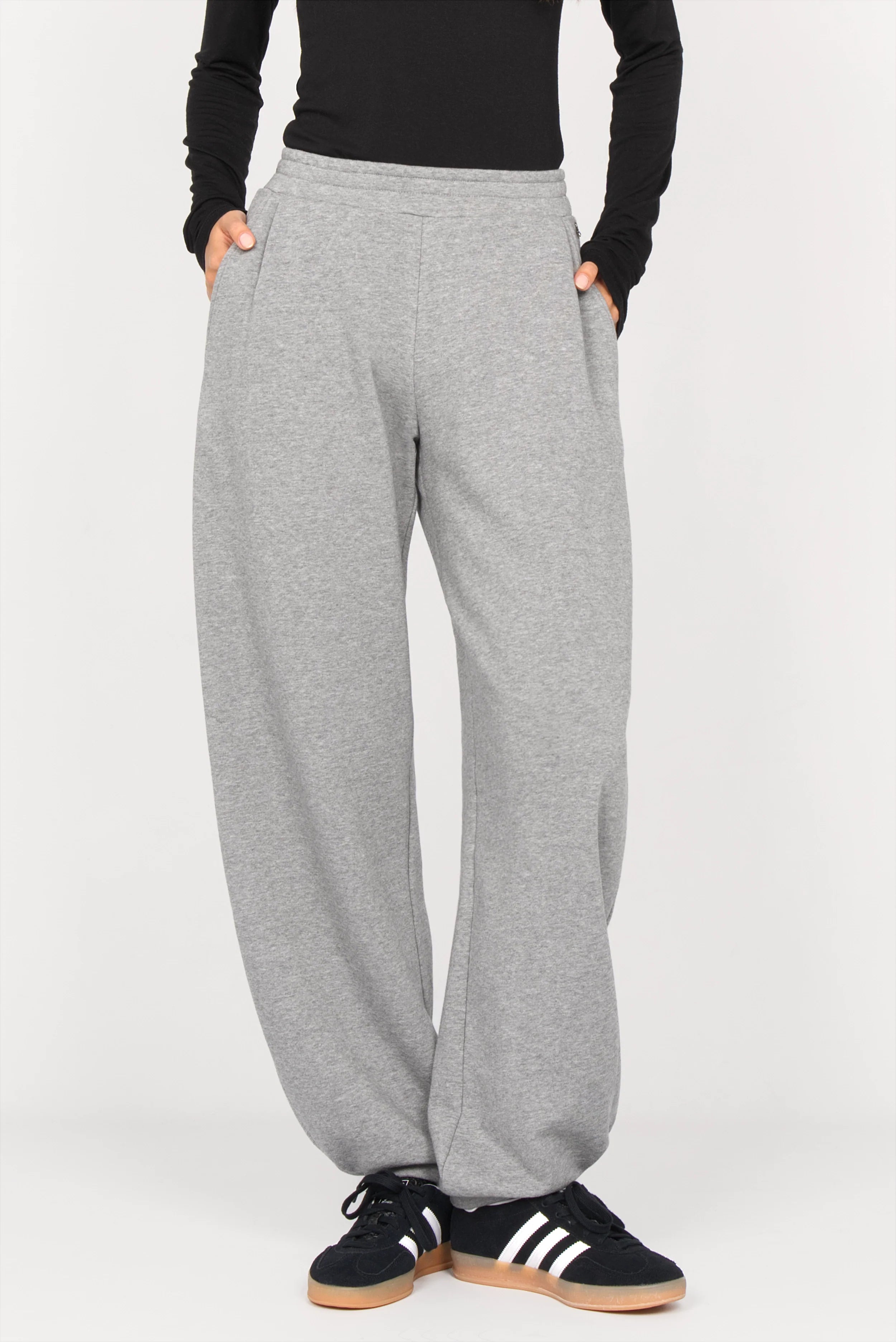 ELVEA O-Shape sweatpants