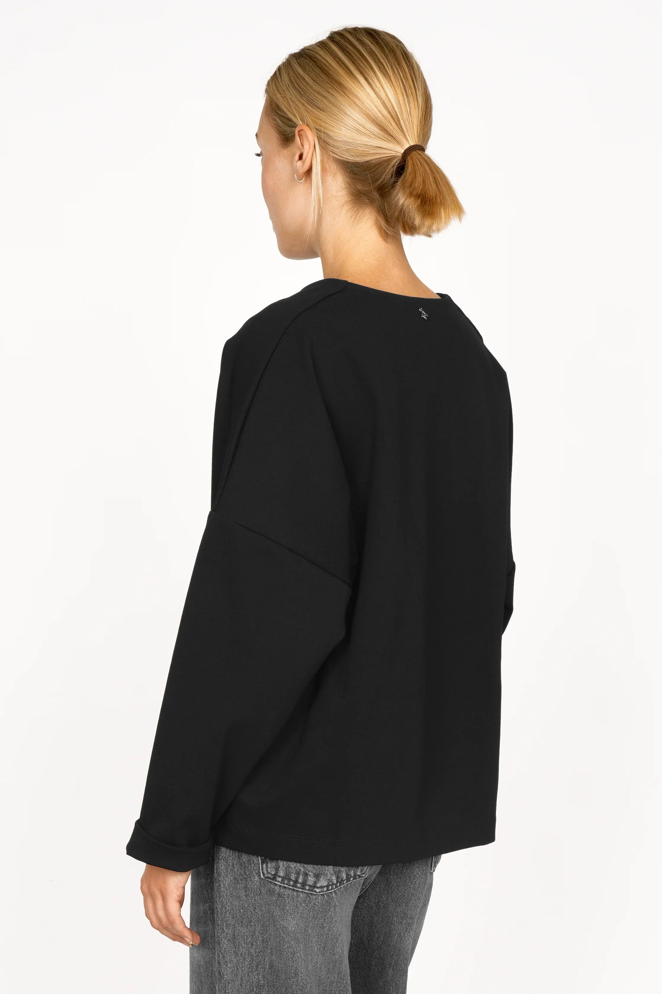 BERLEY relaxed v-neck blouse