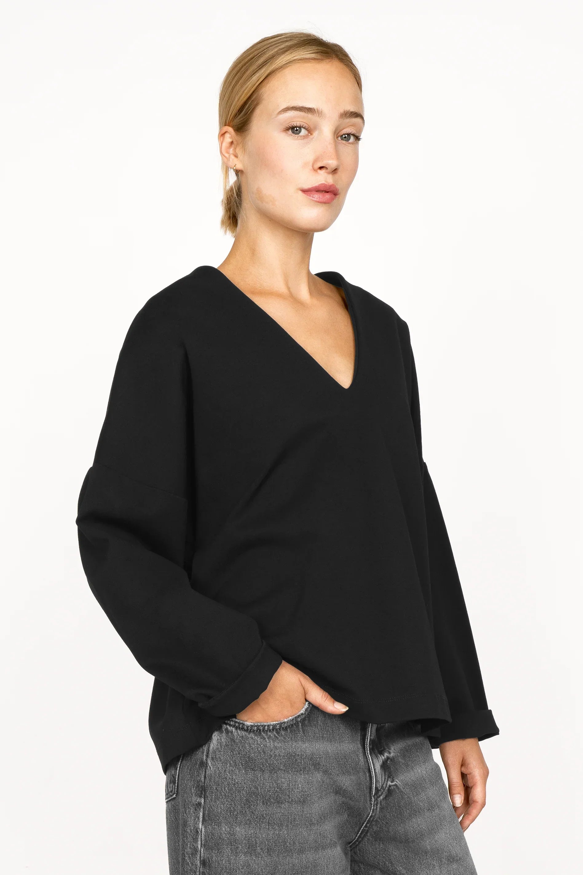 BERLEY relaxed v-neck blouse