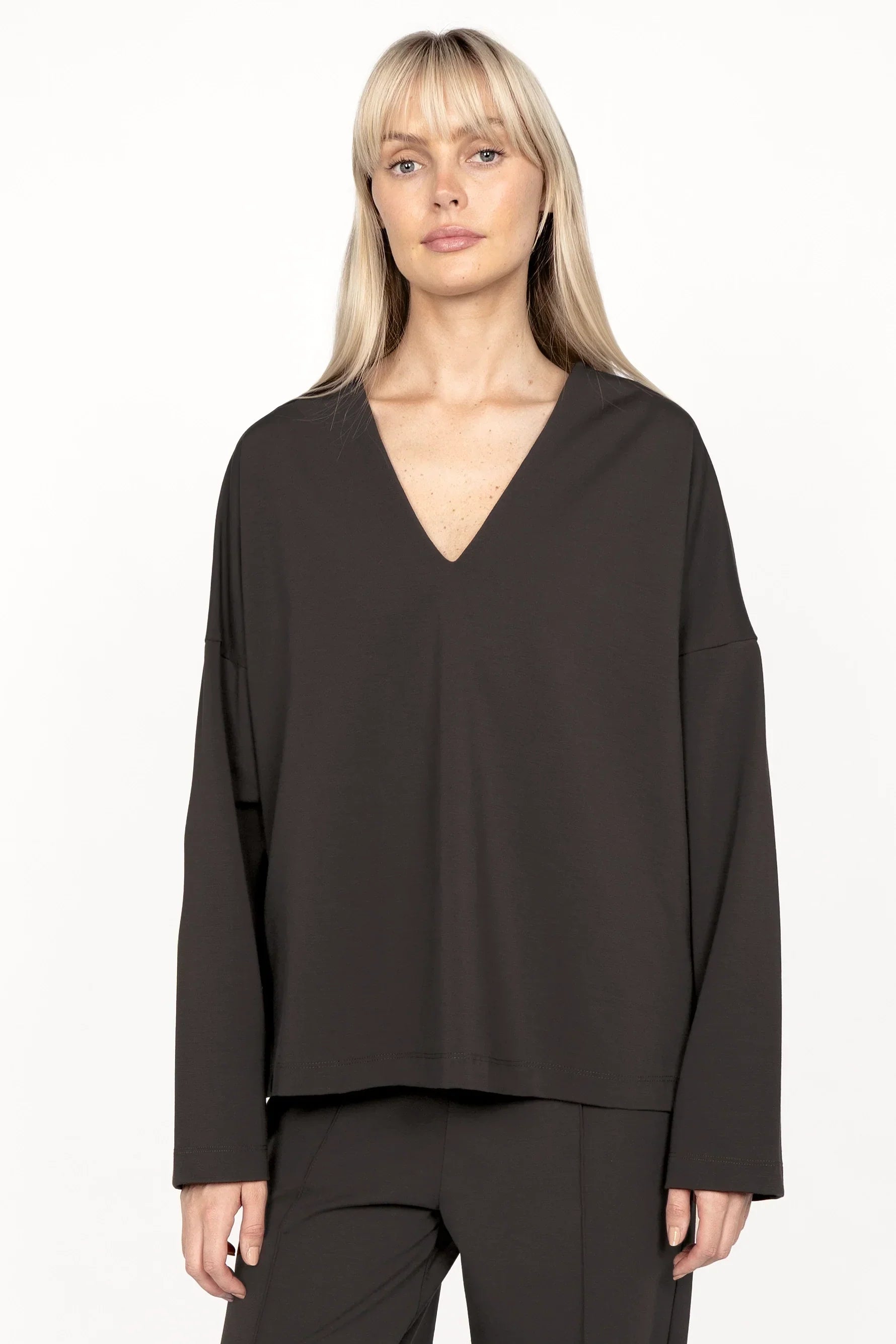 BERLEY relaxed v-neck blouse