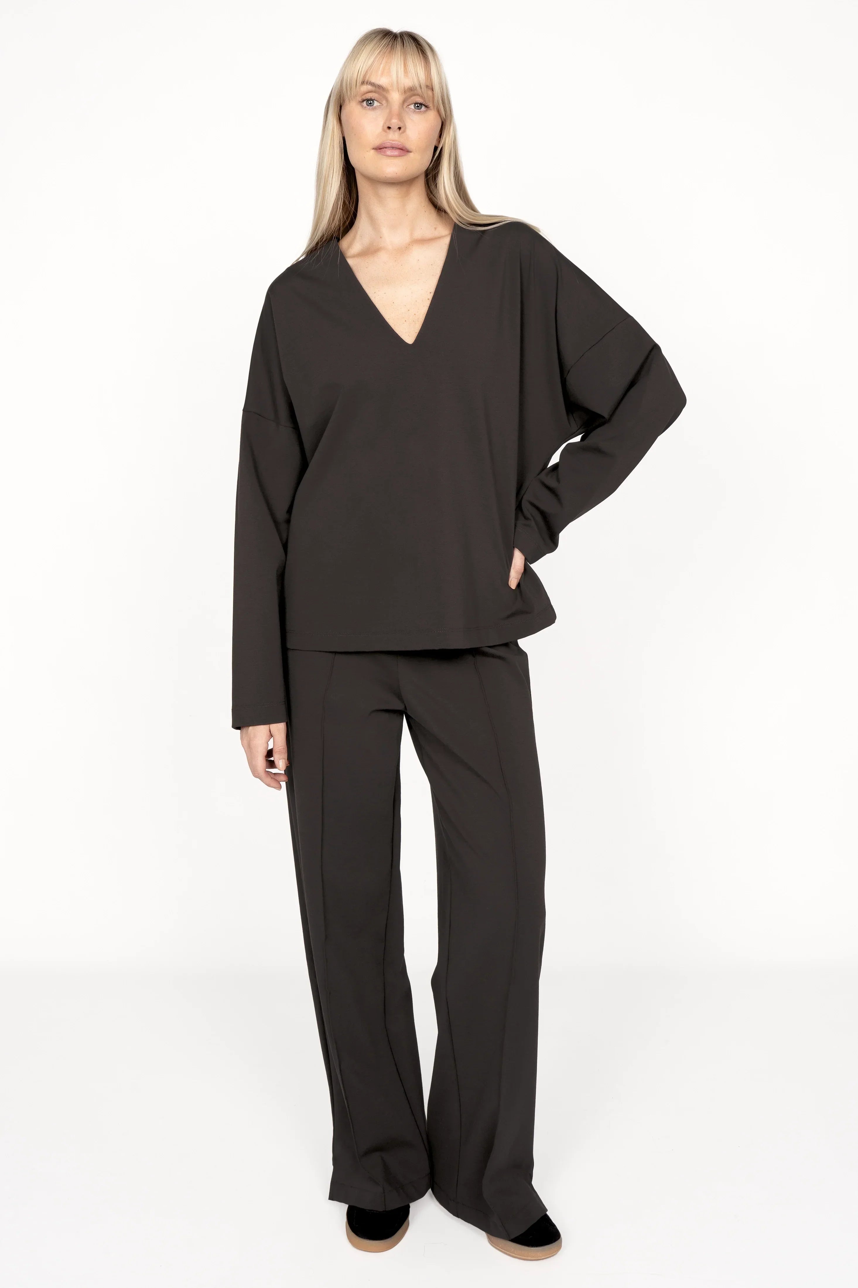 BERLEY relaxed v-neck blouse