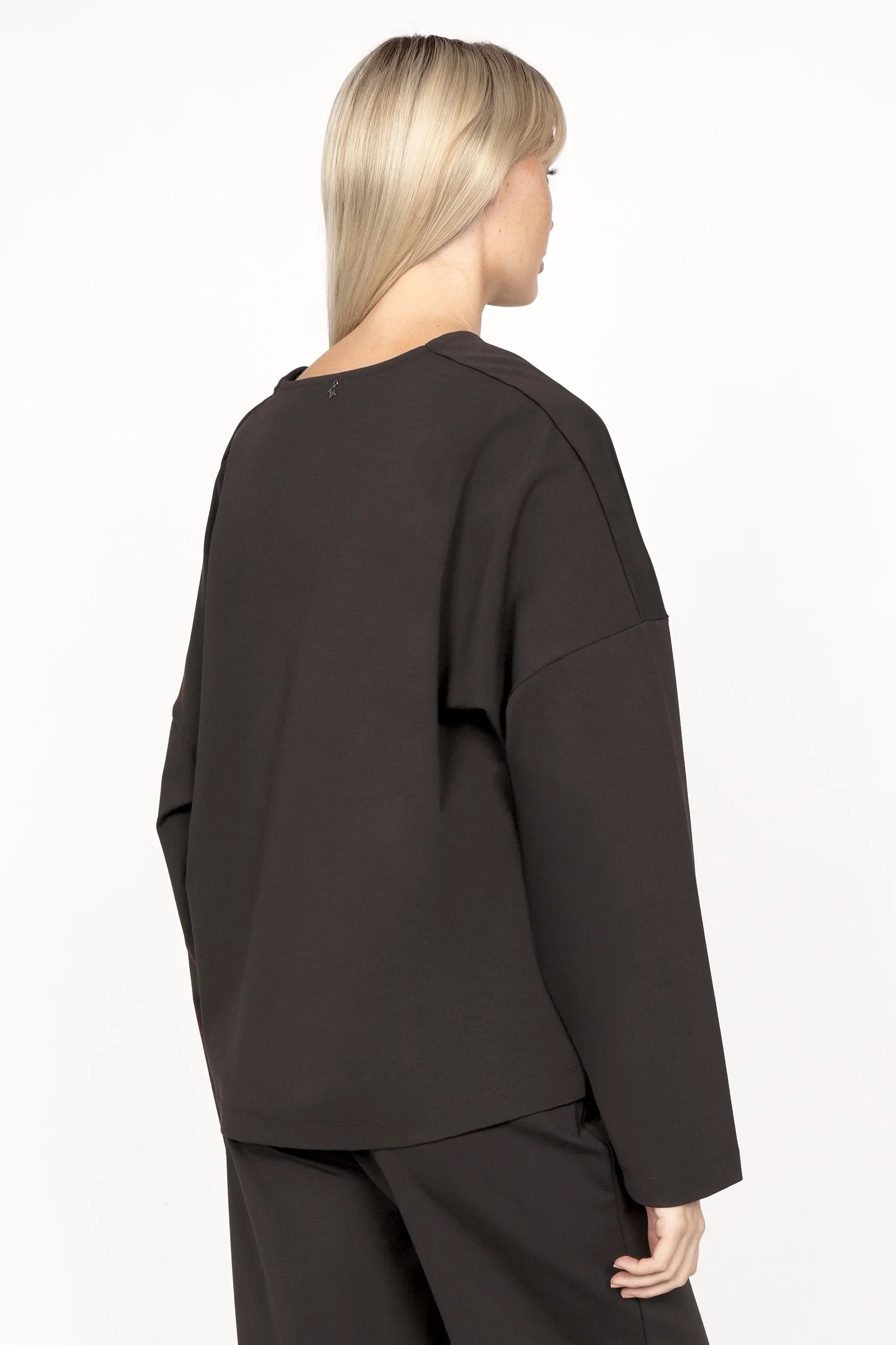 BERLEY relaxed v-neck blouse