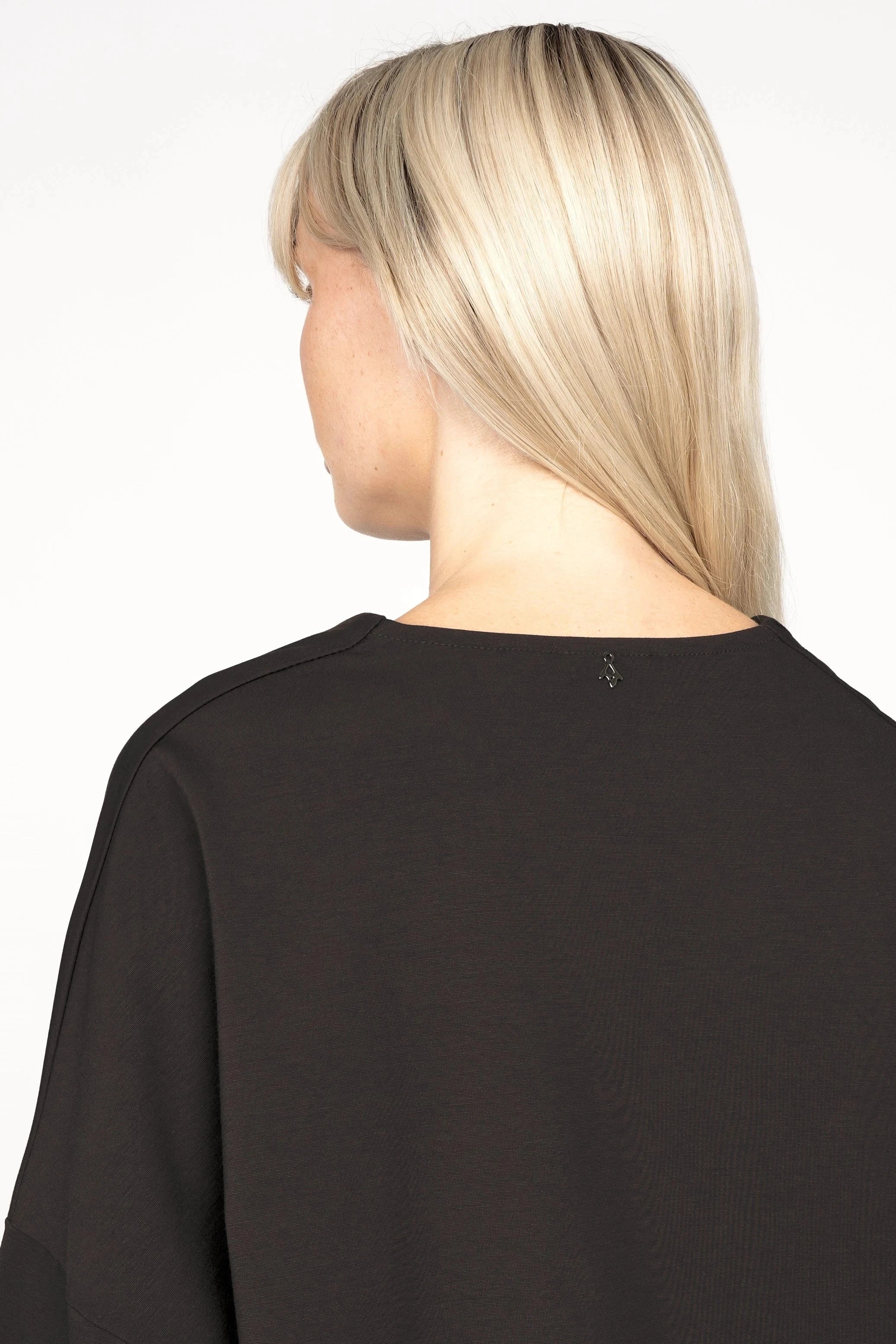 BERLEY relaxed v-neck blouse