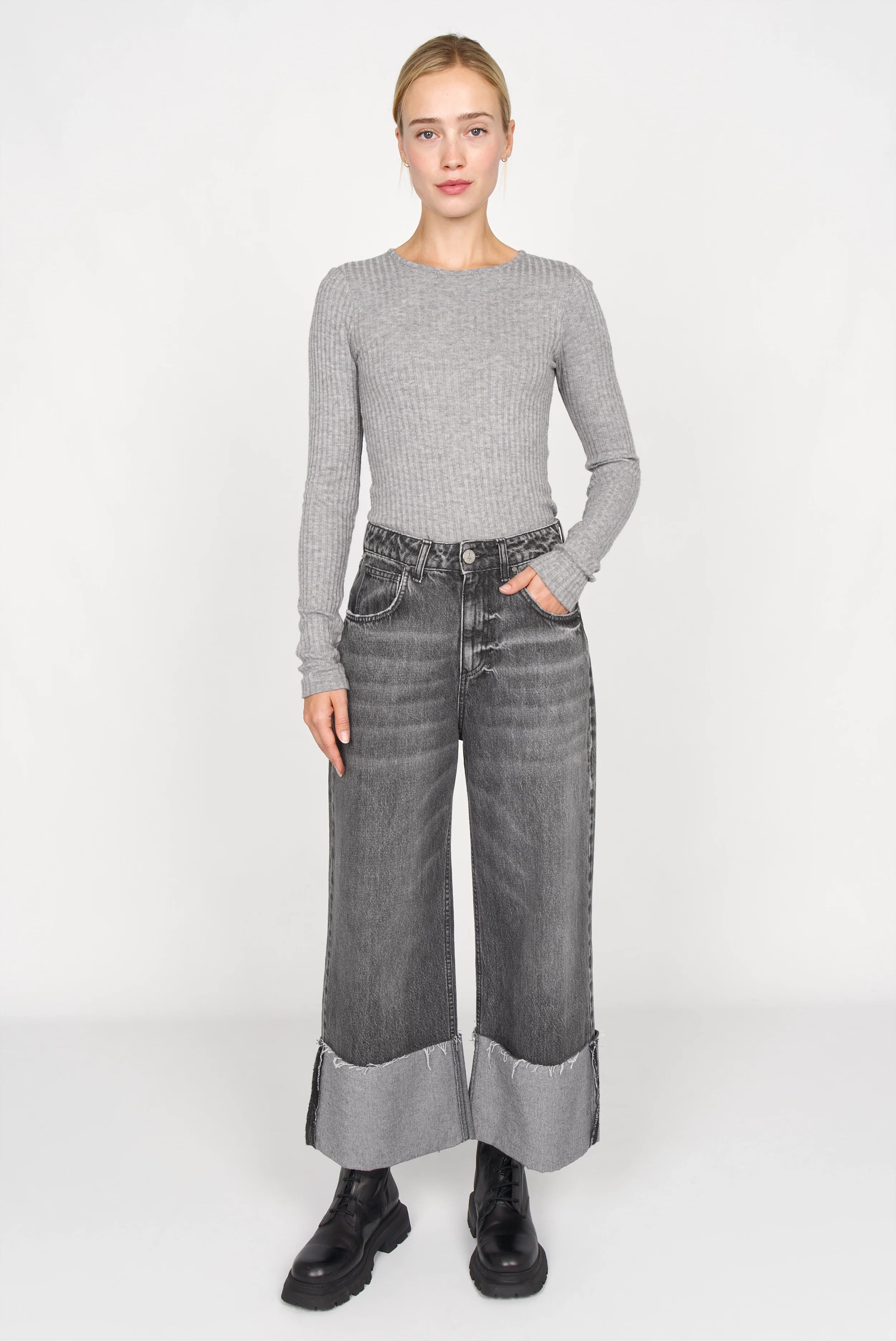 BETTIE longsleeve in fine knit rib