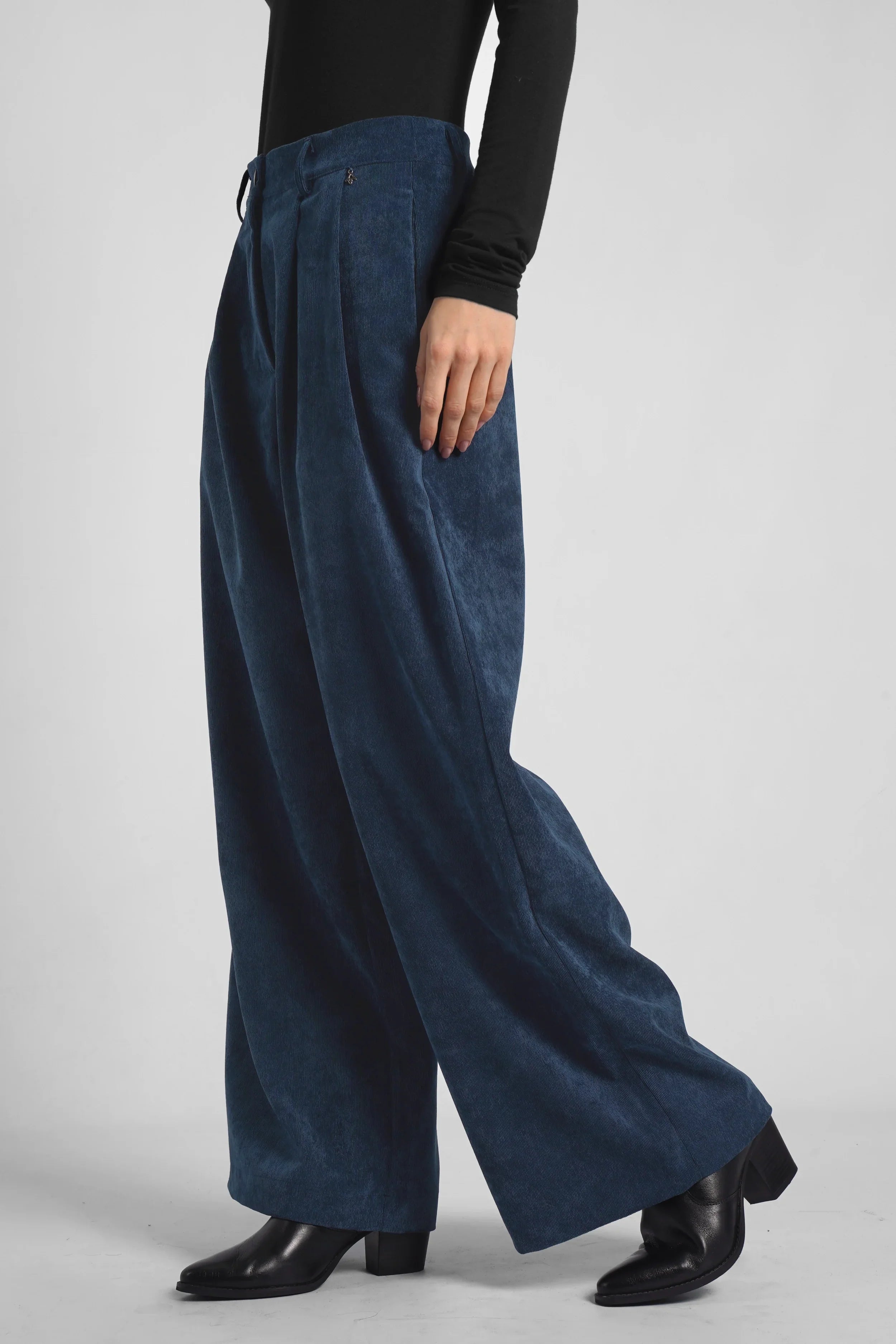 ELEE wide leg corduroy pants