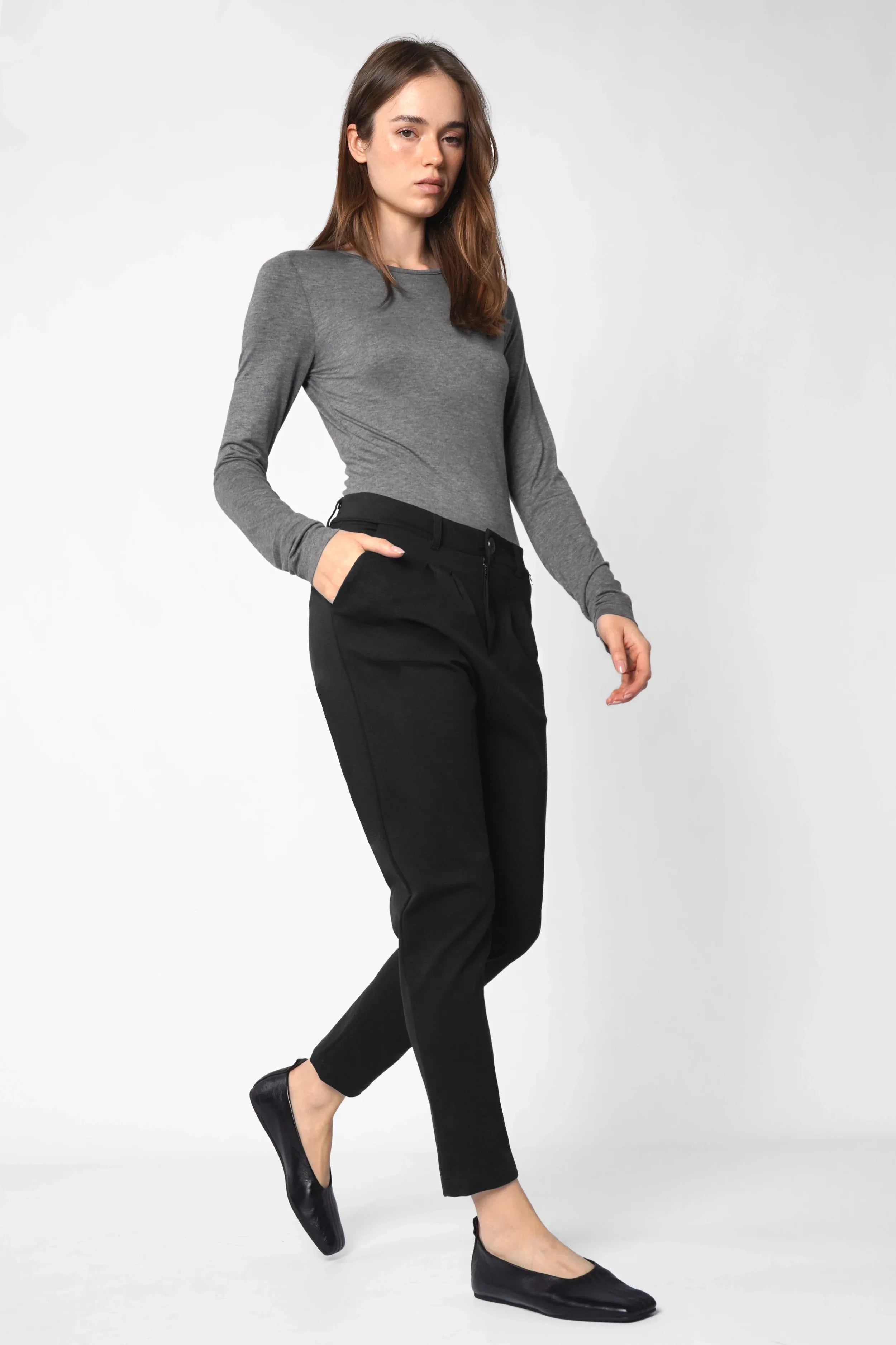 HEELENA tapered pants