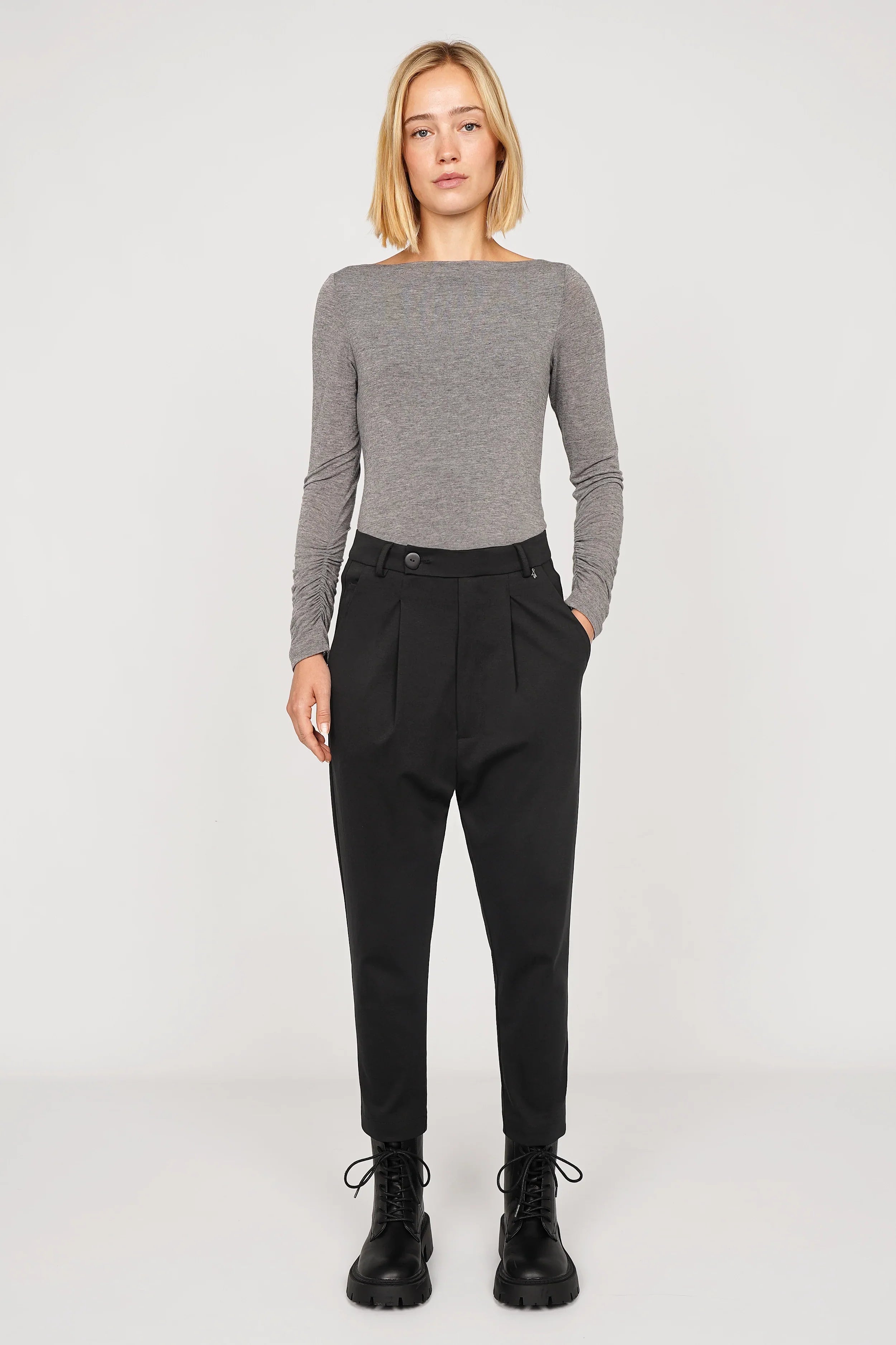 JALDI cropped tapered pants