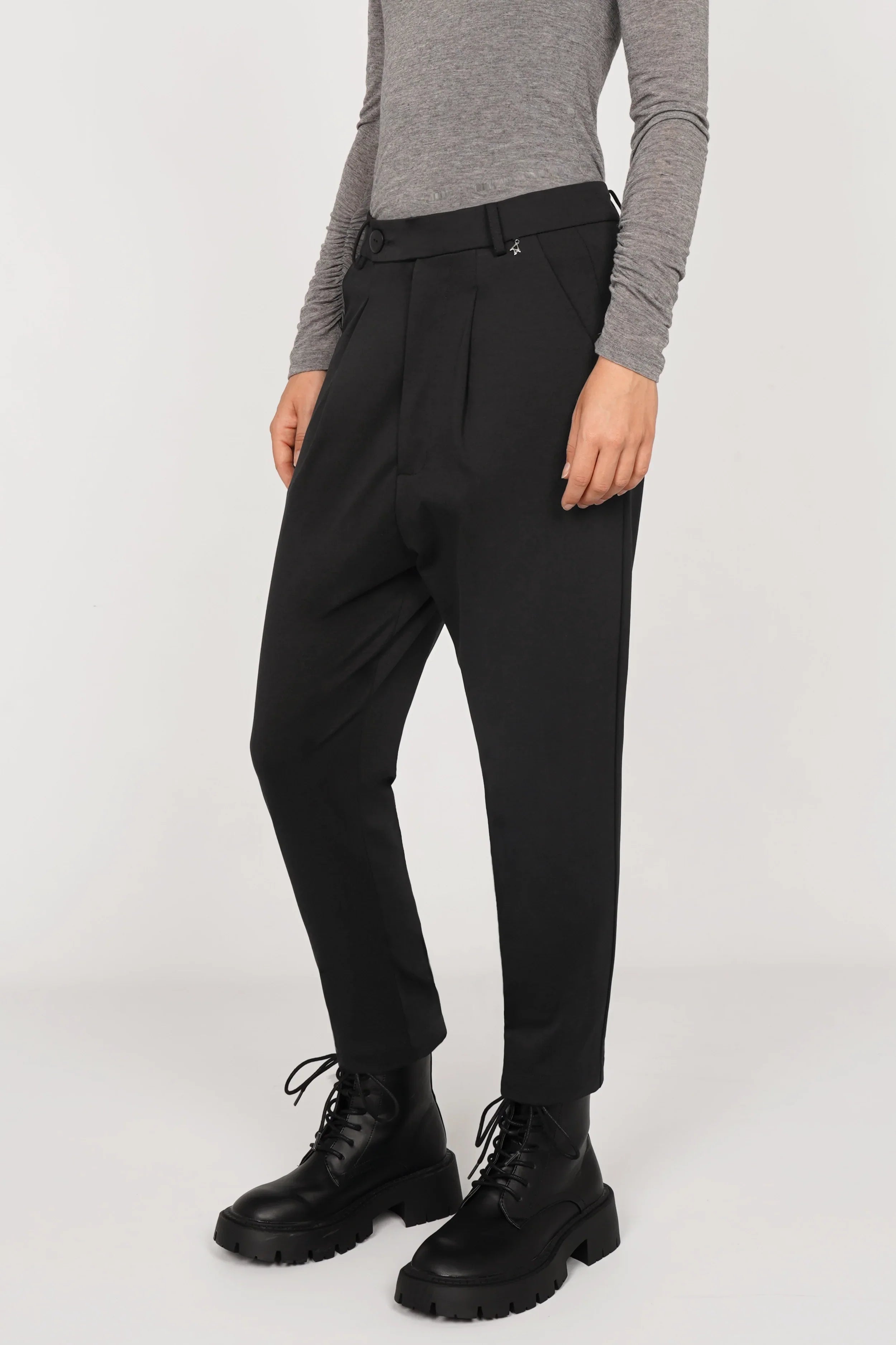 JALDI cropped tapered pants