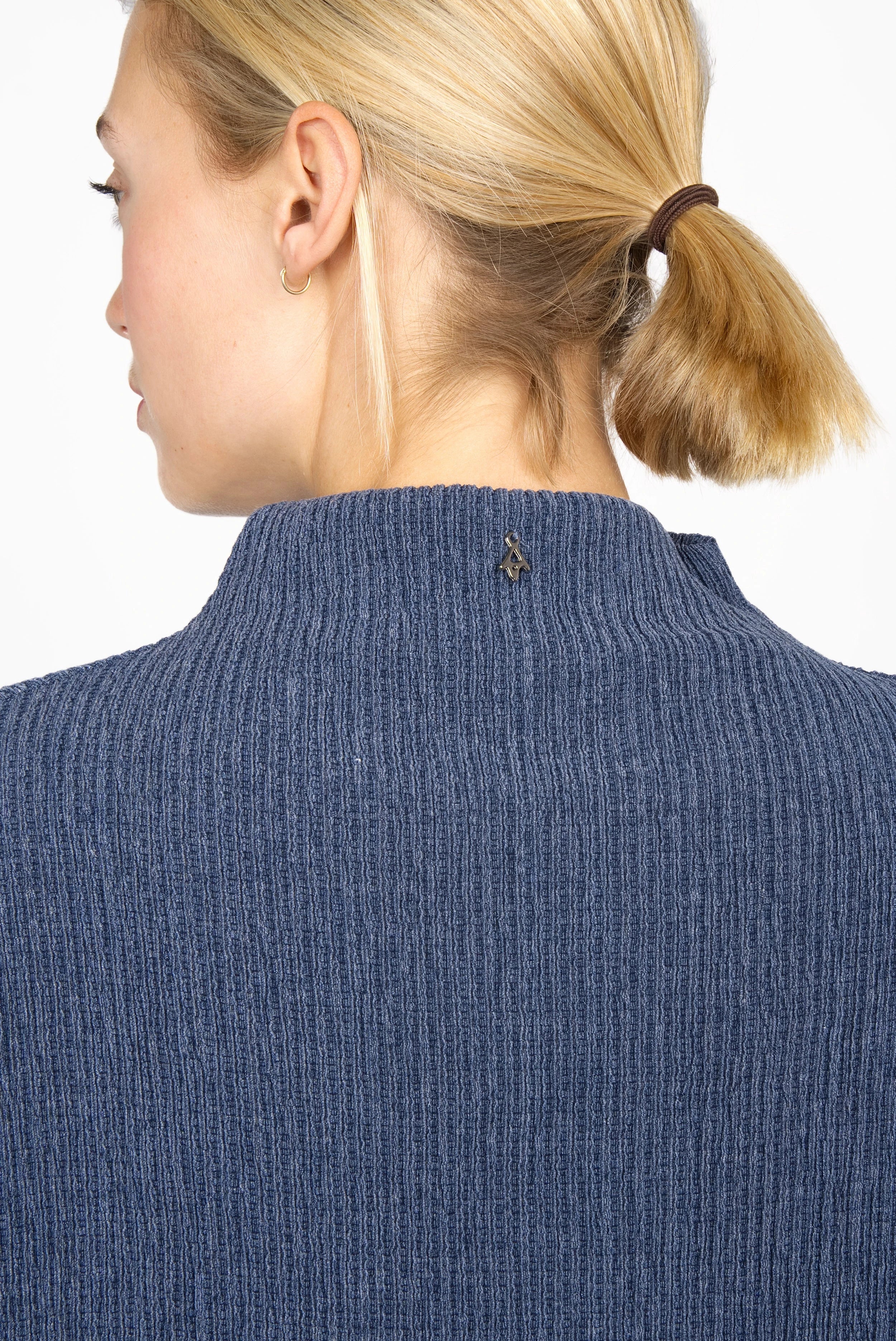 NORELI longsleeve with mock neck in pleated crepe jersey denim blue