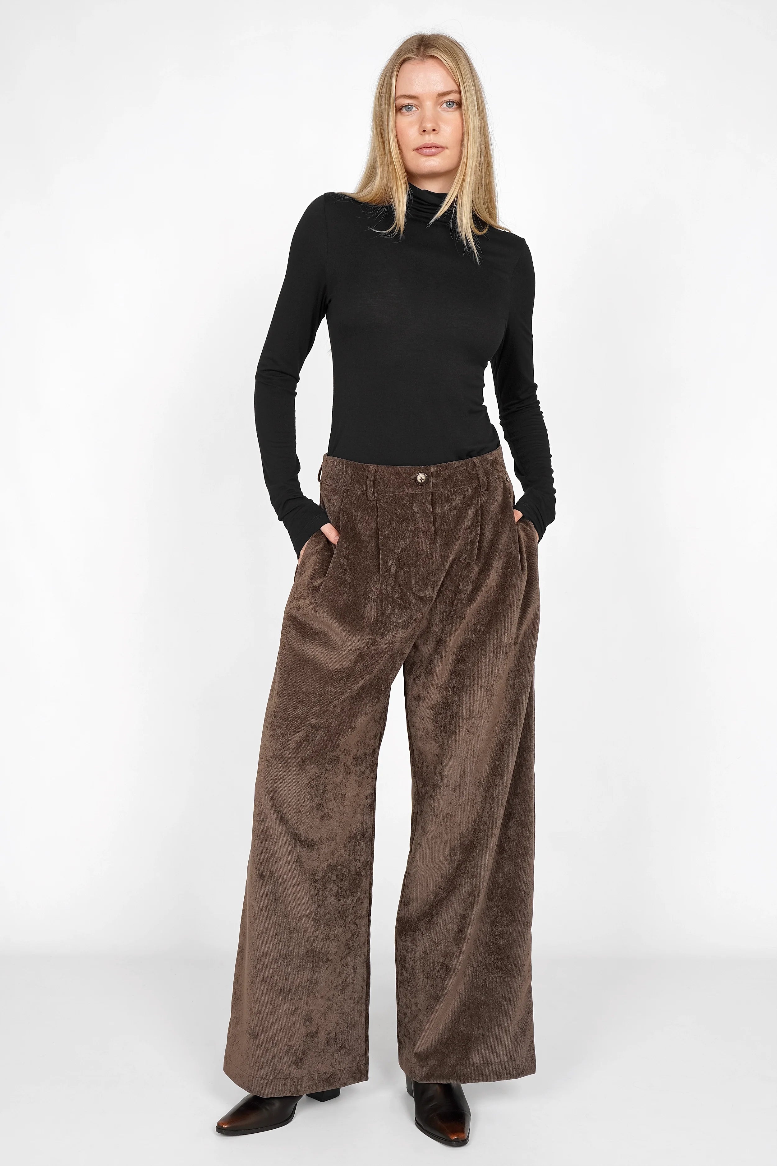 ELEE wide leg corduroy pants