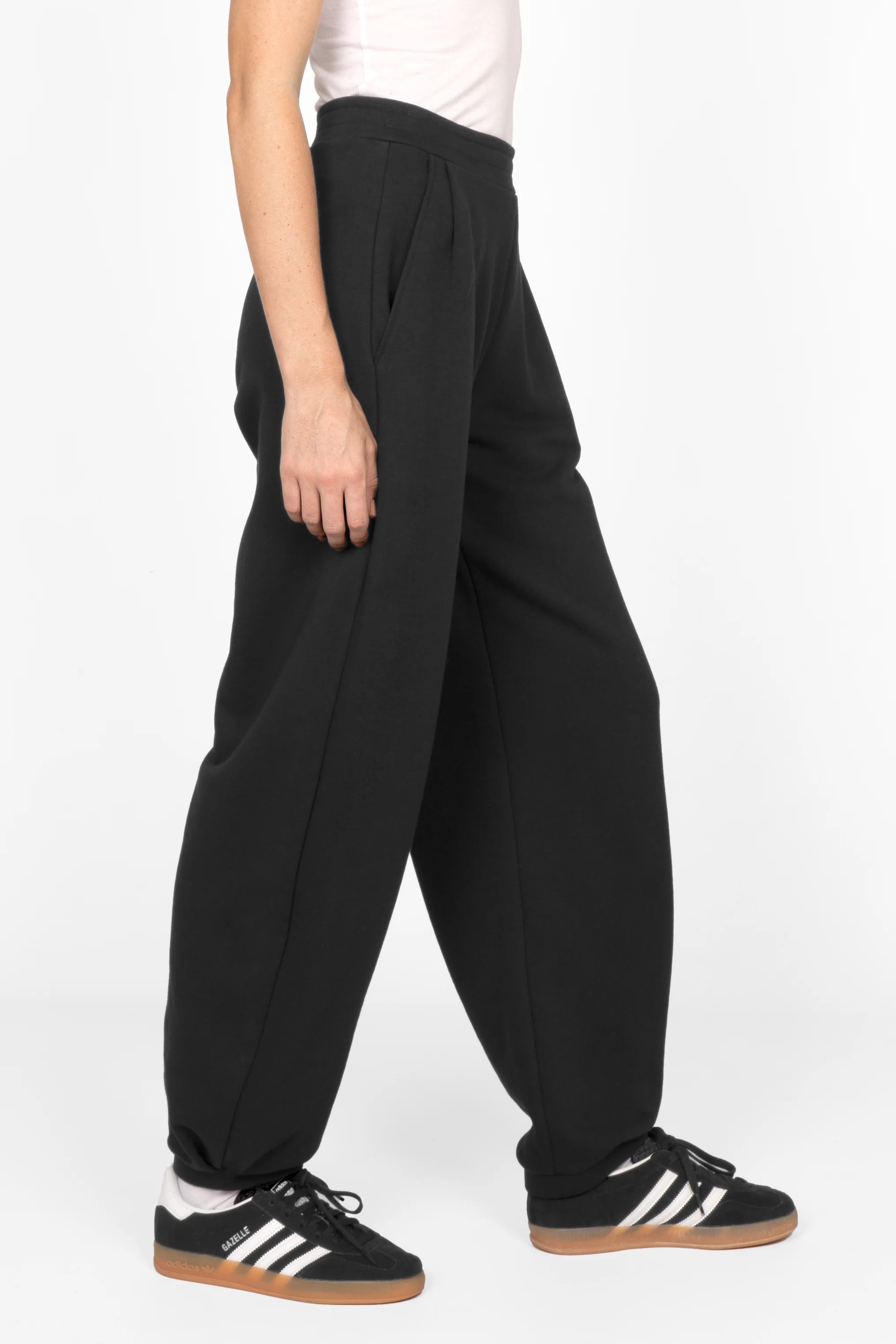 ELVEA o-shape sweatpants