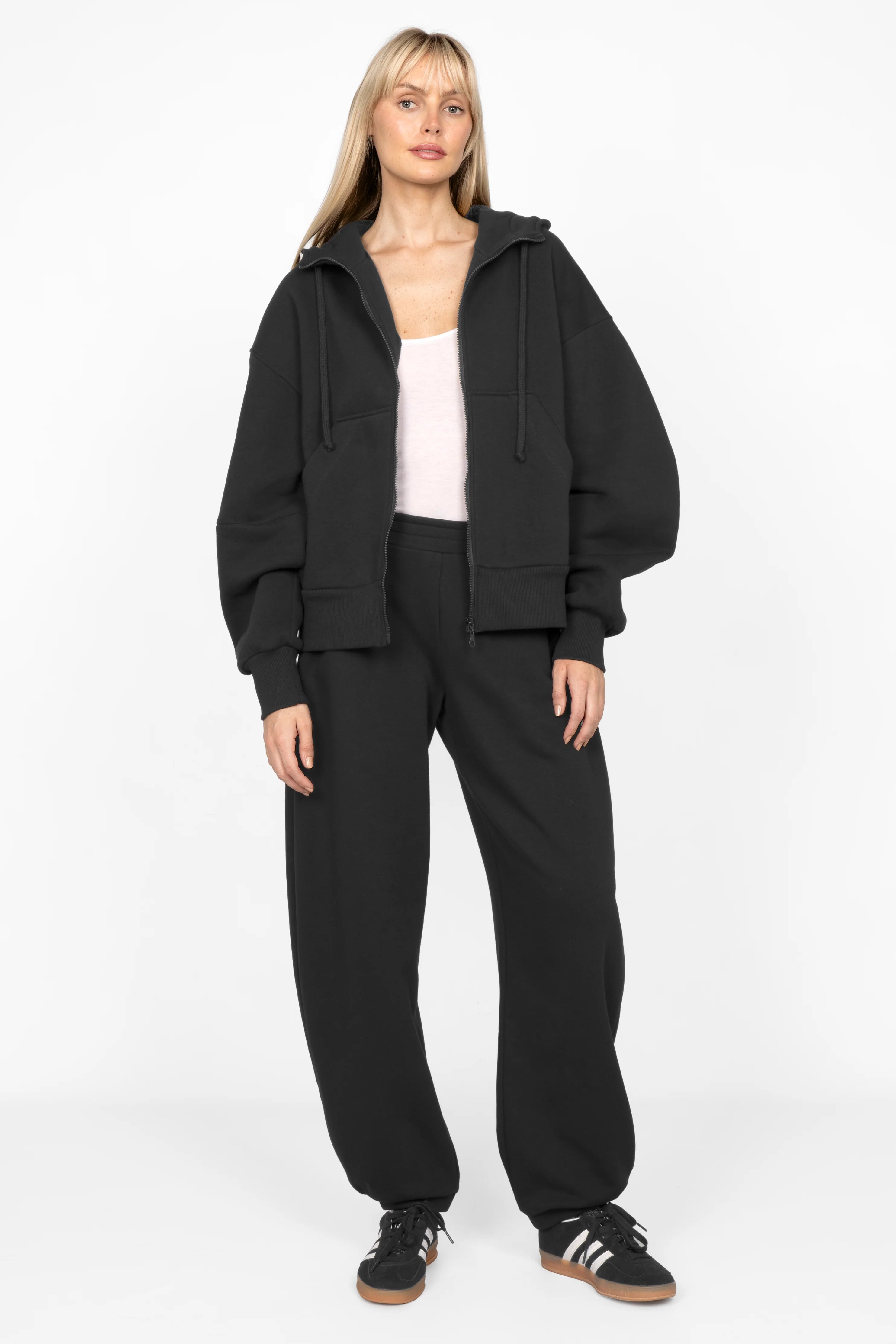 ELVEA o-shape sweatpants