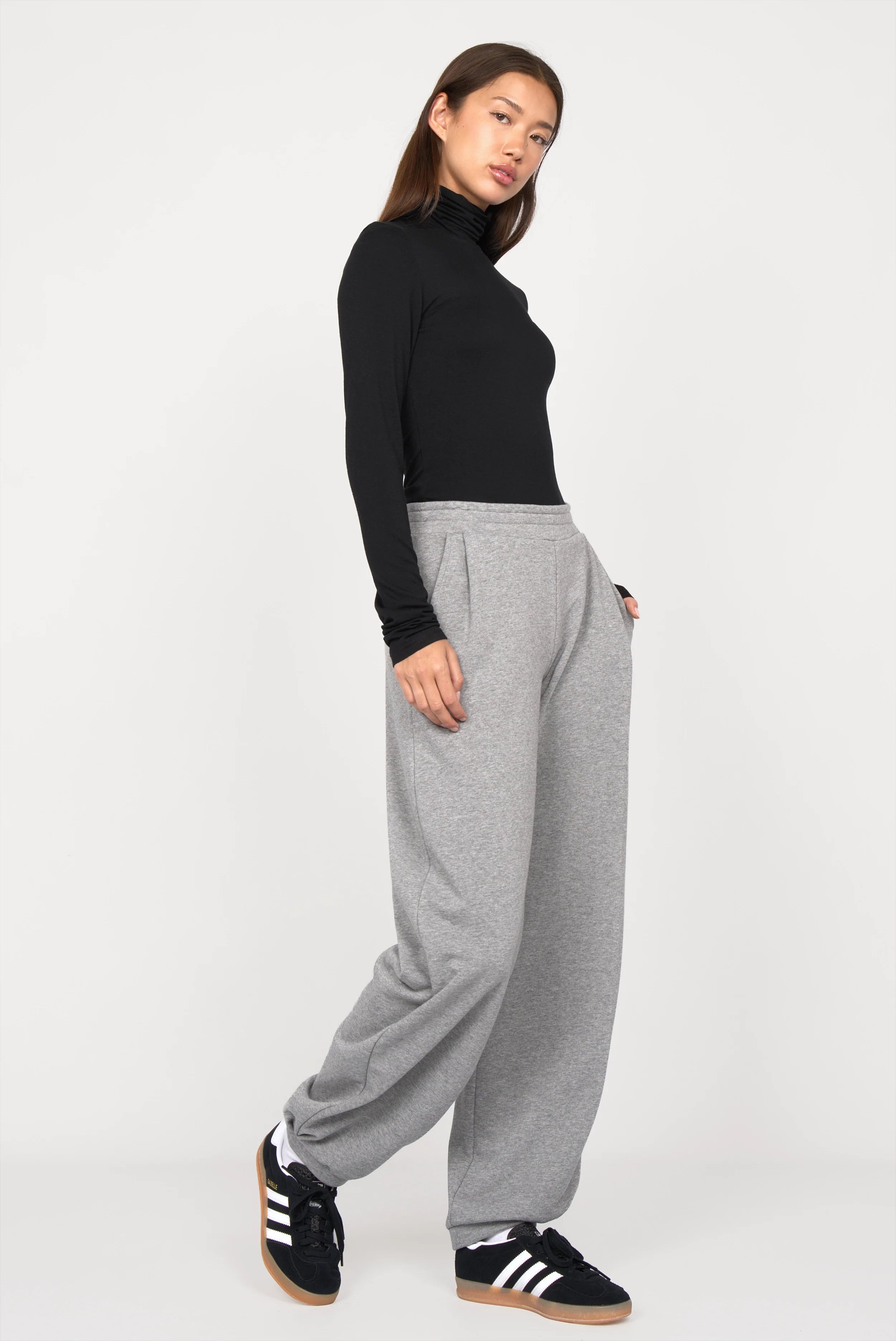 ELVEA O-Shape sweatpants