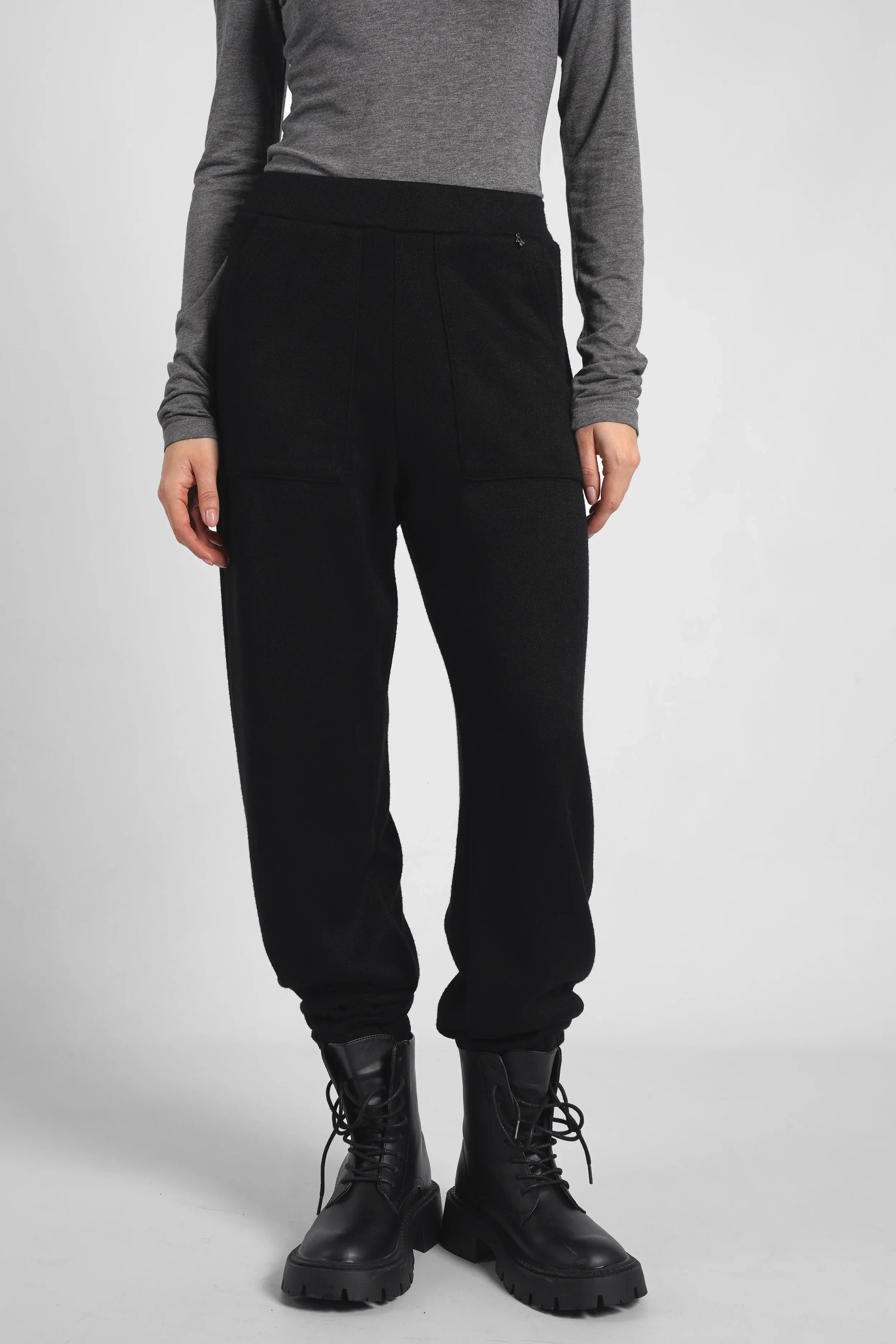 FRELA jogging pants in fine knit