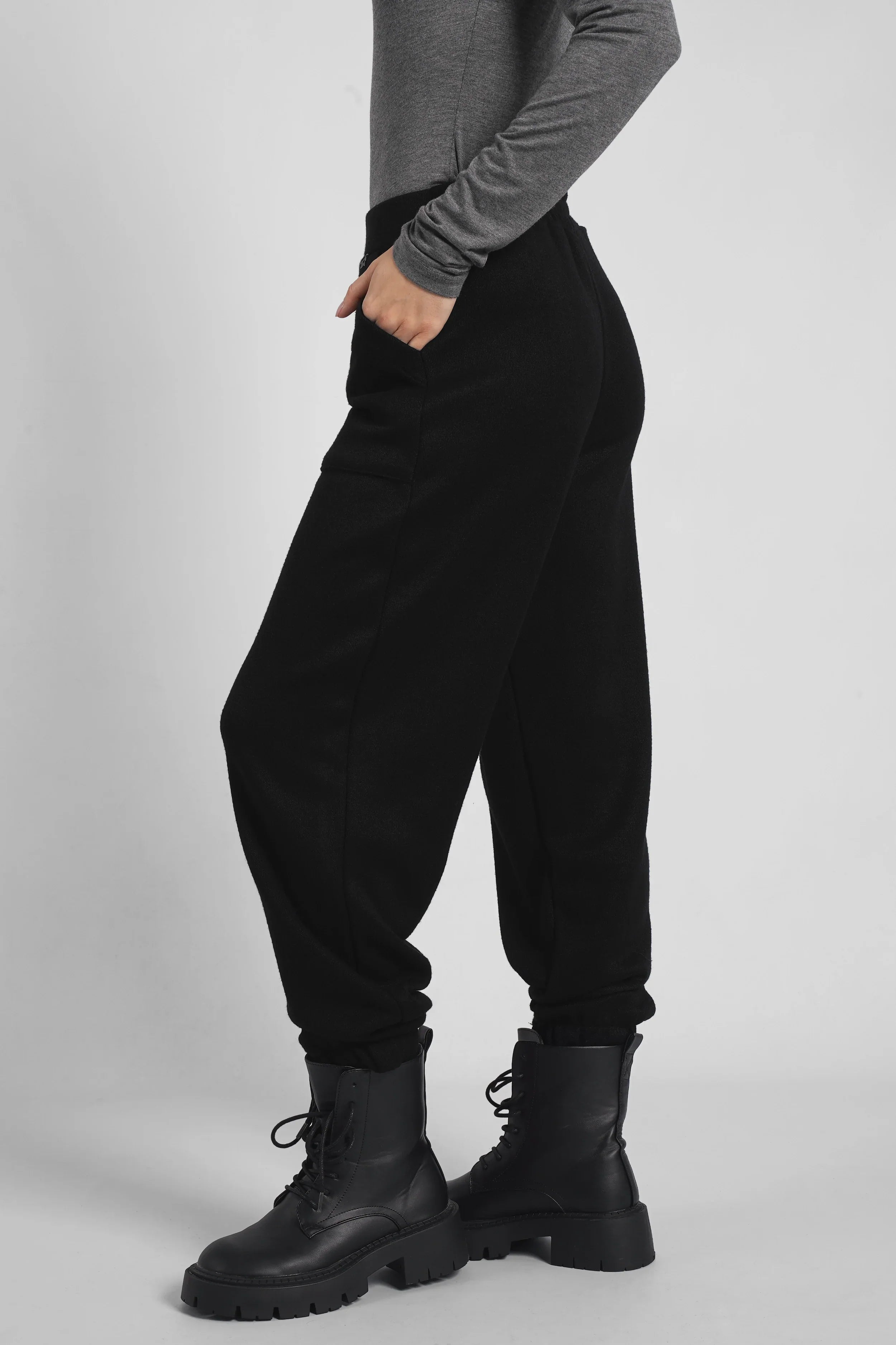 FRELA jogging pants in fine knit