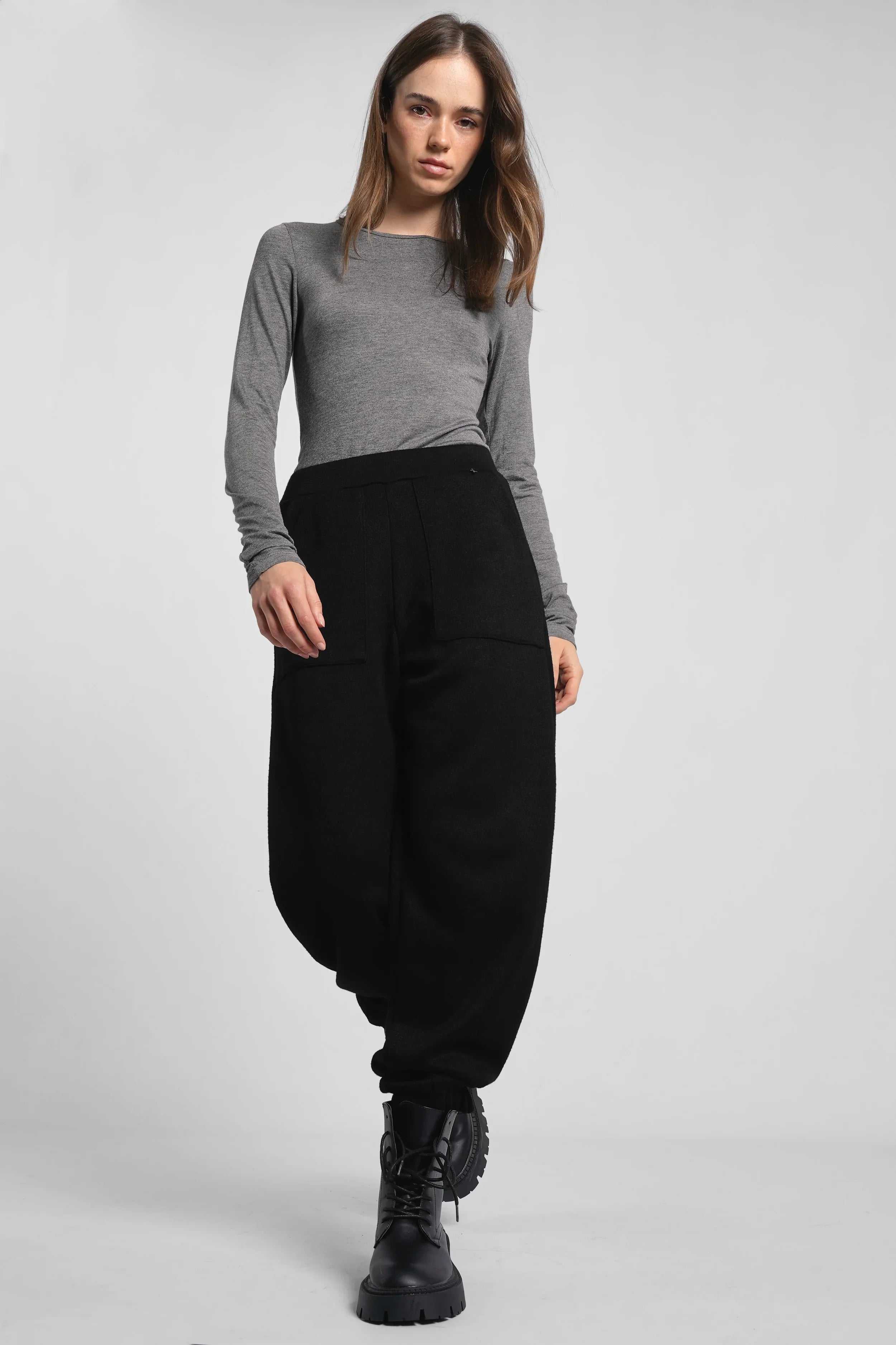 FRELA jogging pants in fine knit