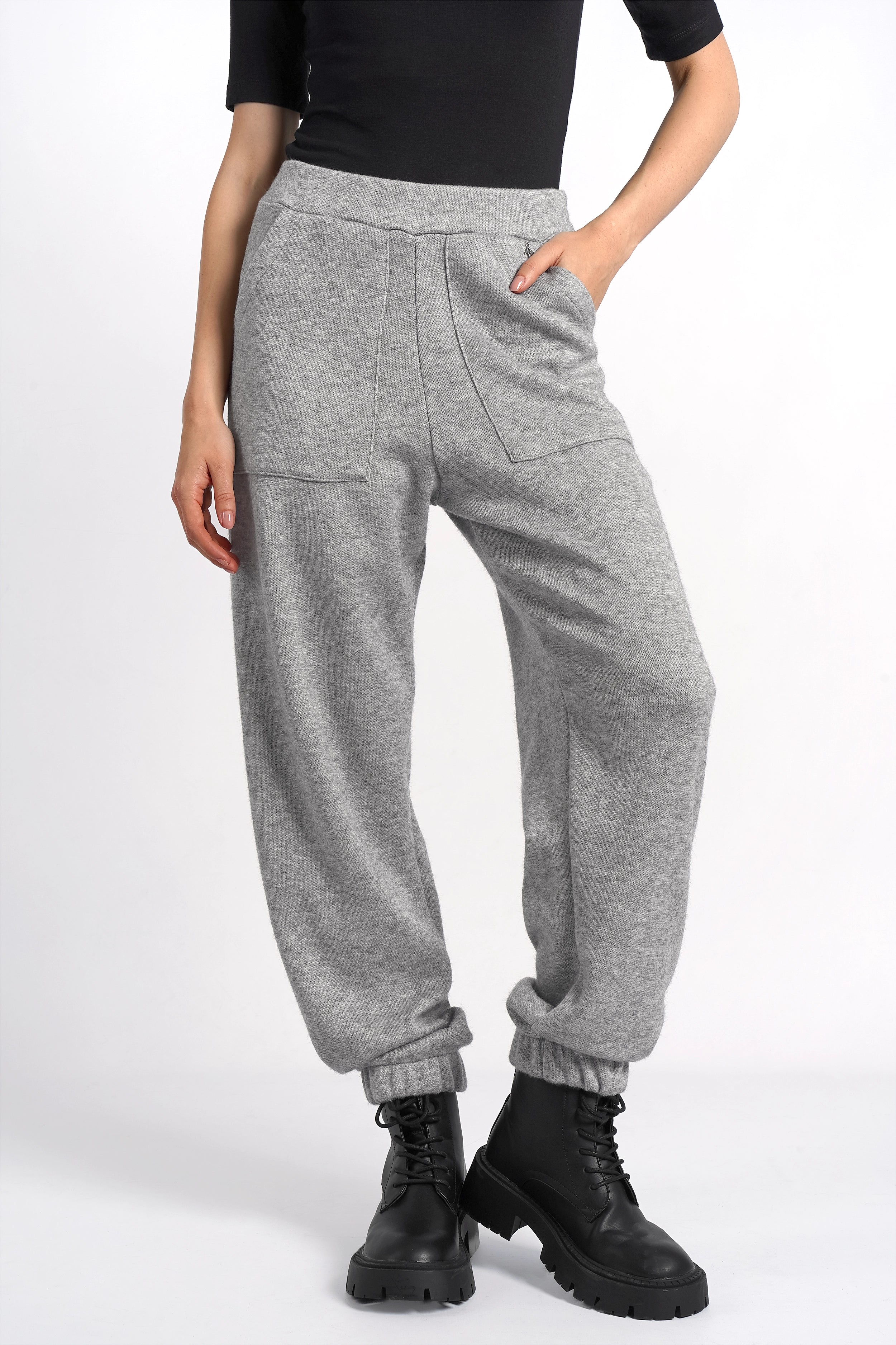 FRELA jogging pants in fine knit
