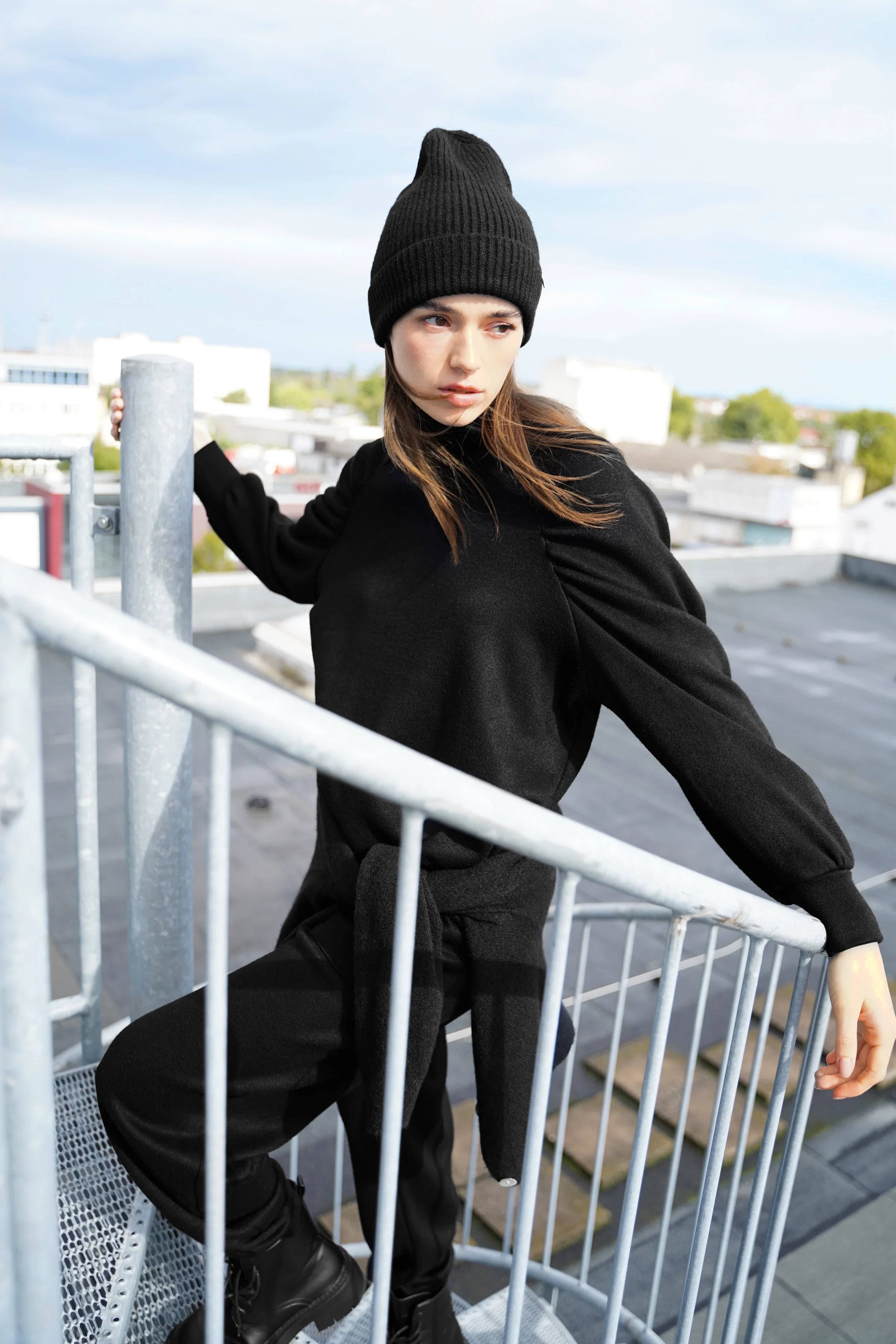 GOJKA sweatshirt in soft fine knit with stand-up collar