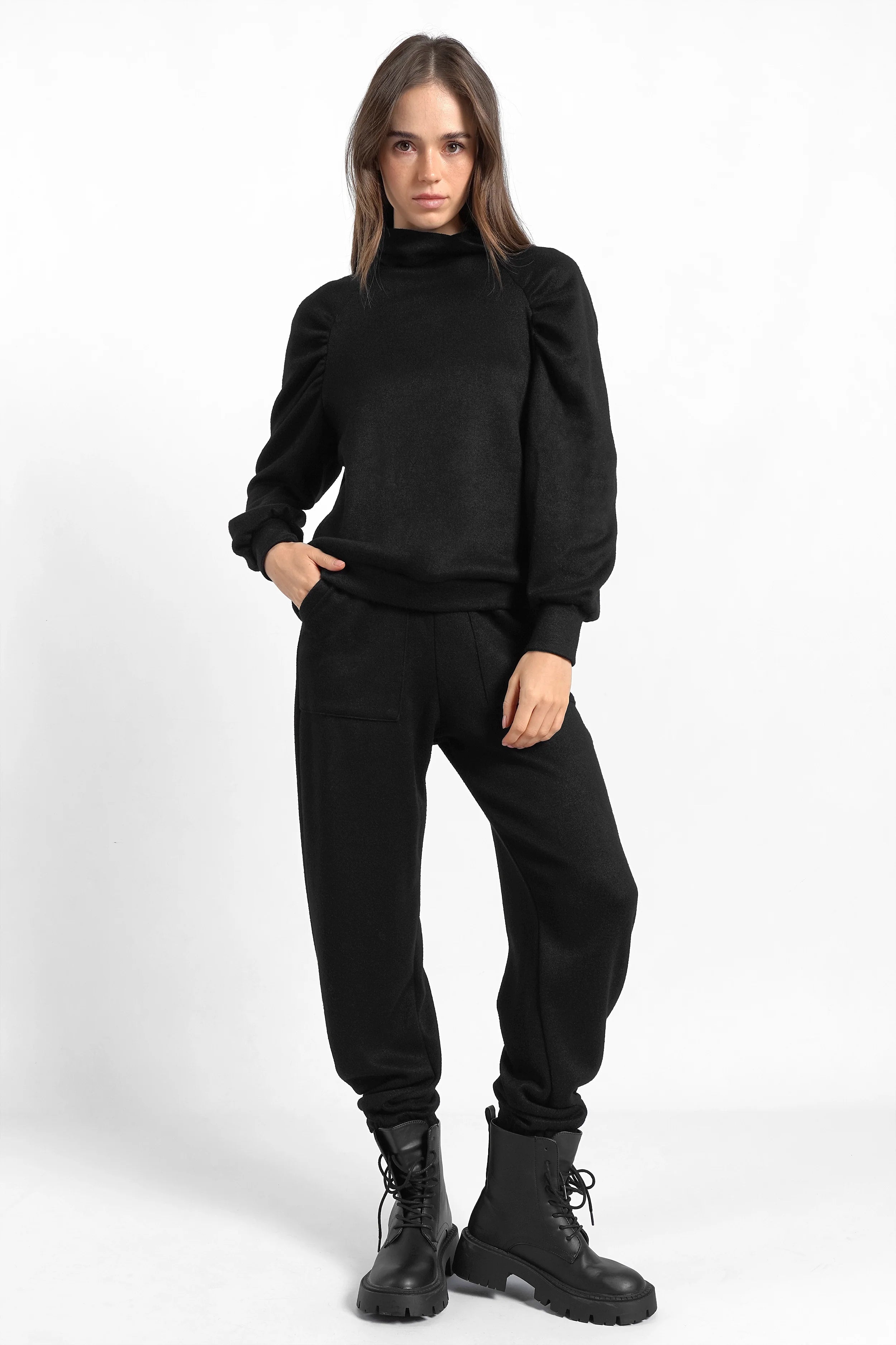 GOJKA sweatshirt in soft fine knit with stand-up collar