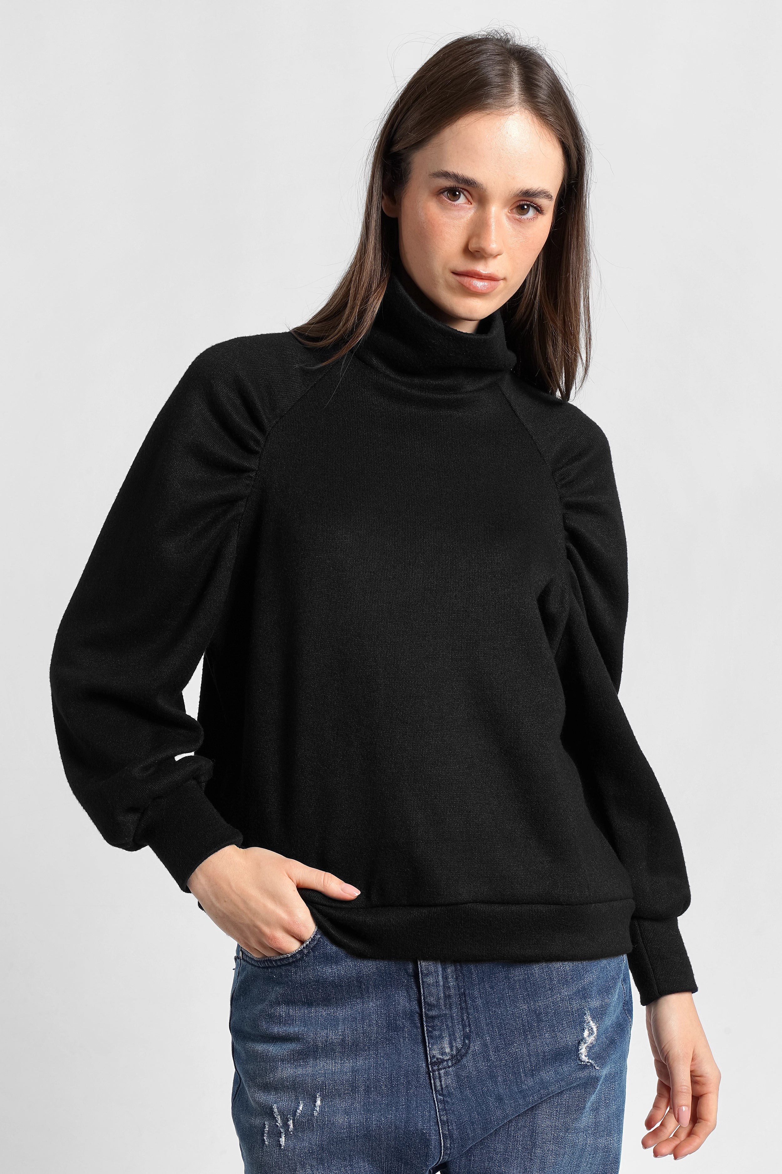 GOJKA sweatshirt in soft fine knit with stand-up collar