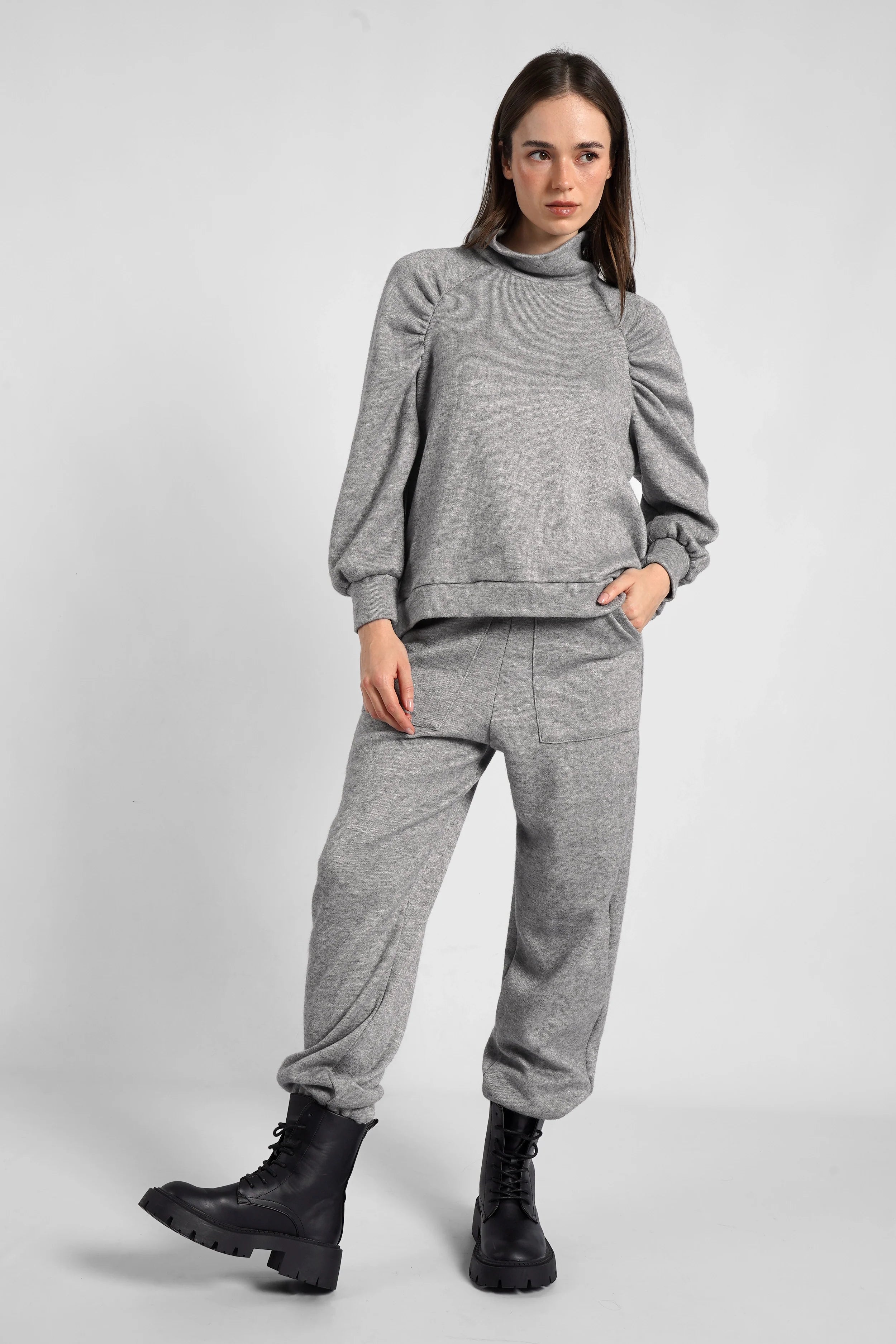GOJKA sweatshirt in soft fine knit with stand-up collar