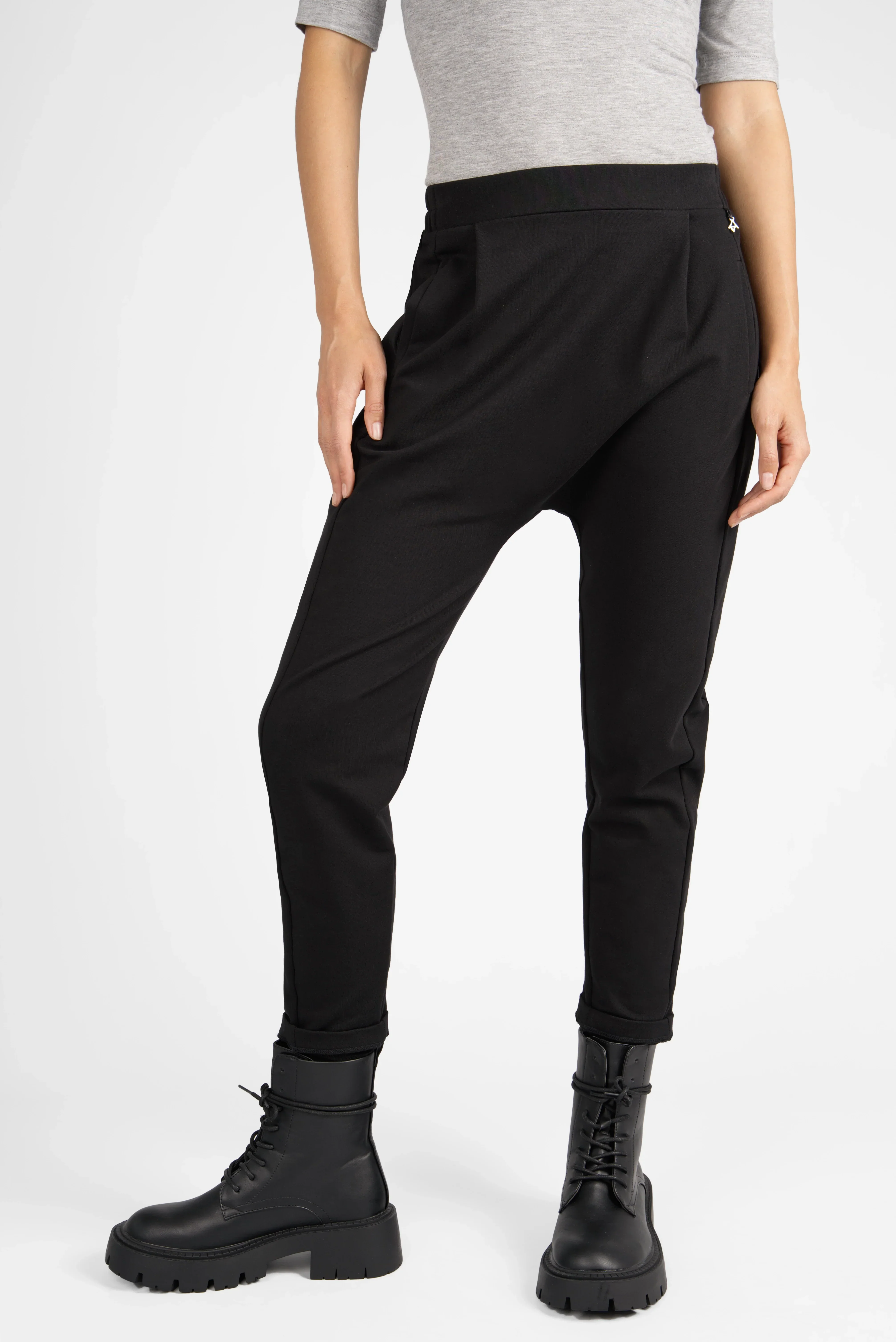 HANNA.K tapered sweatpants