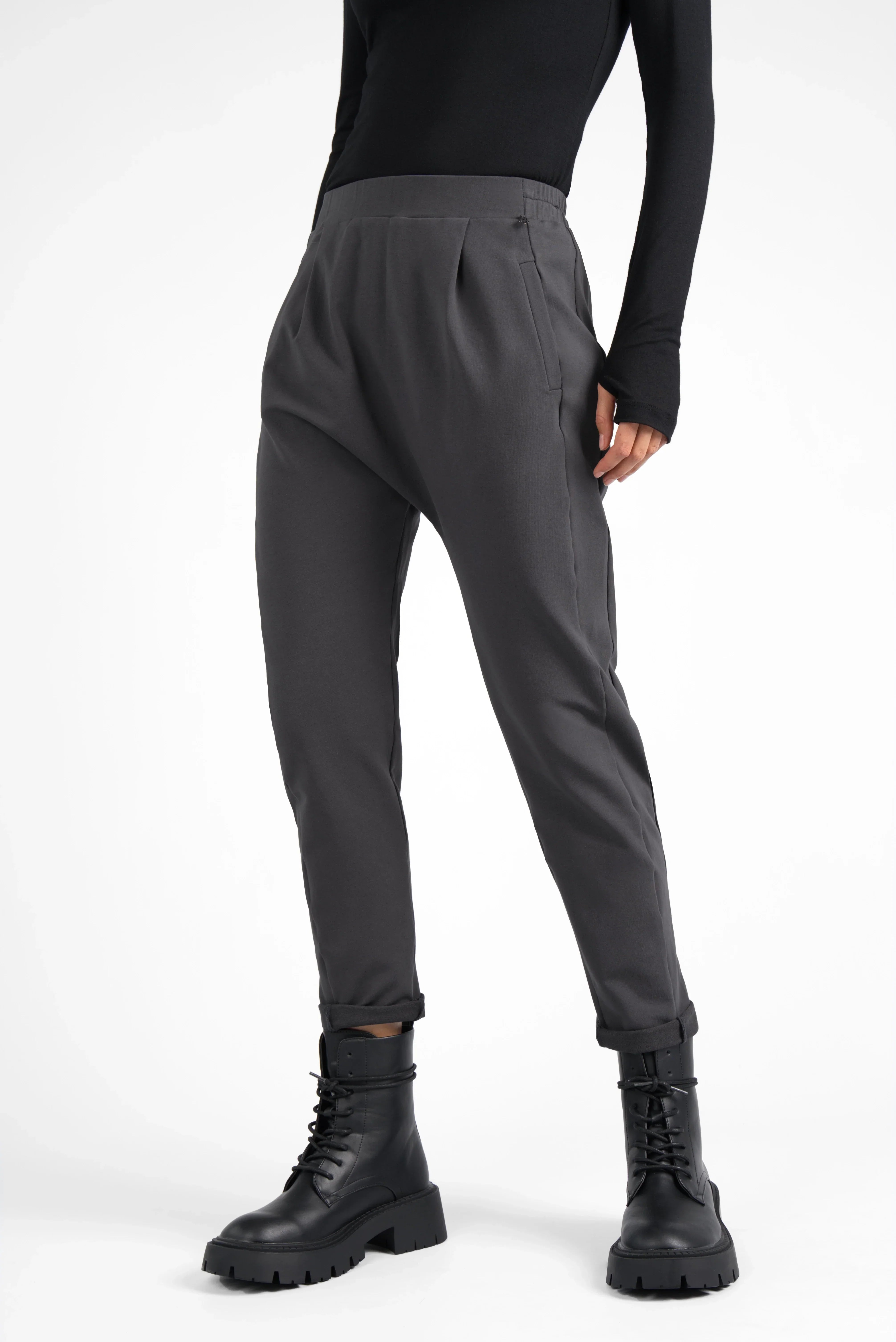 HANNA.K tapered sweatpants