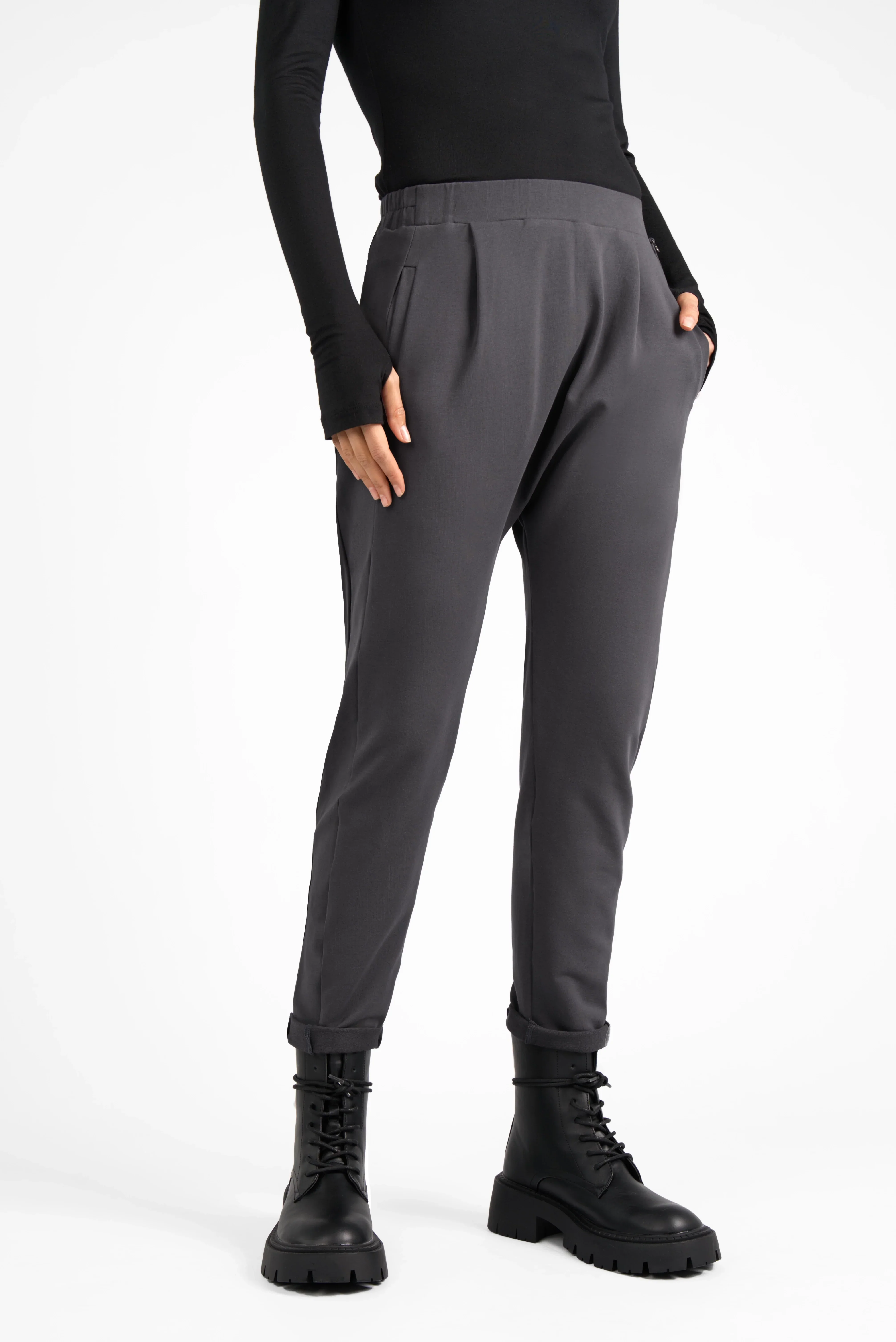 HANNA.K tapered sweatpants
