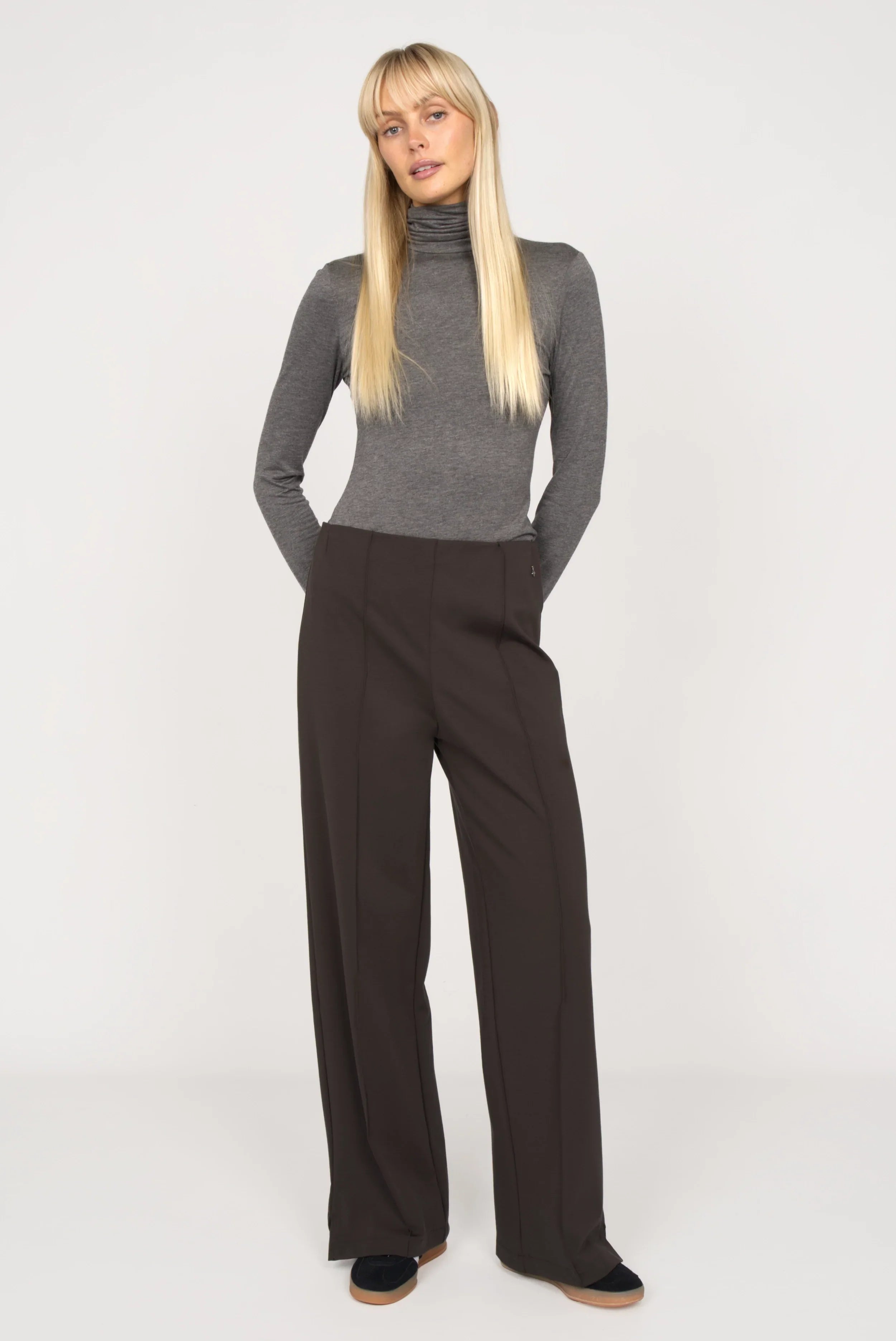 KANDANEA straight-leg pants in interlock fabric