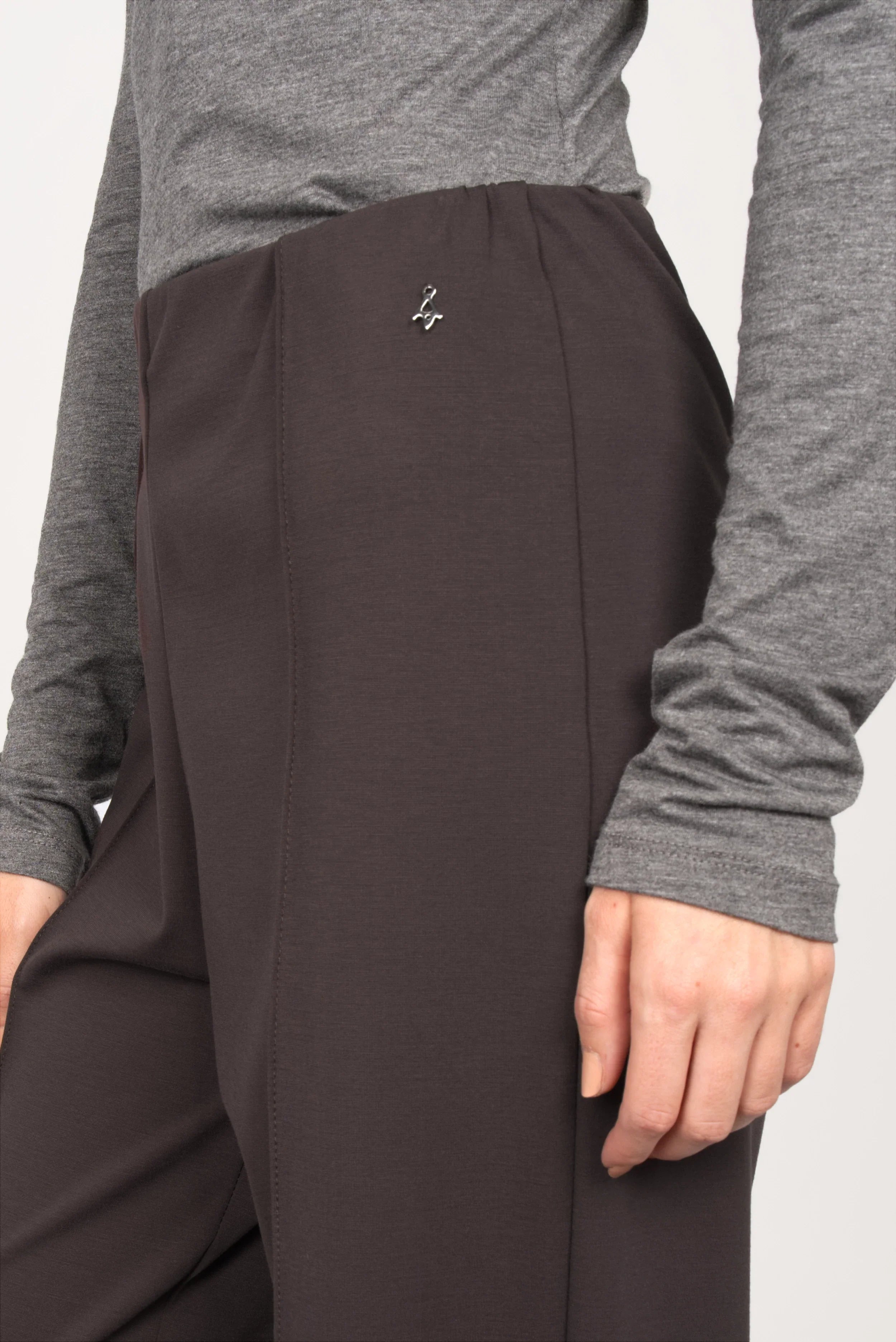 KANDANEA straight-leg pants in interlock fabric