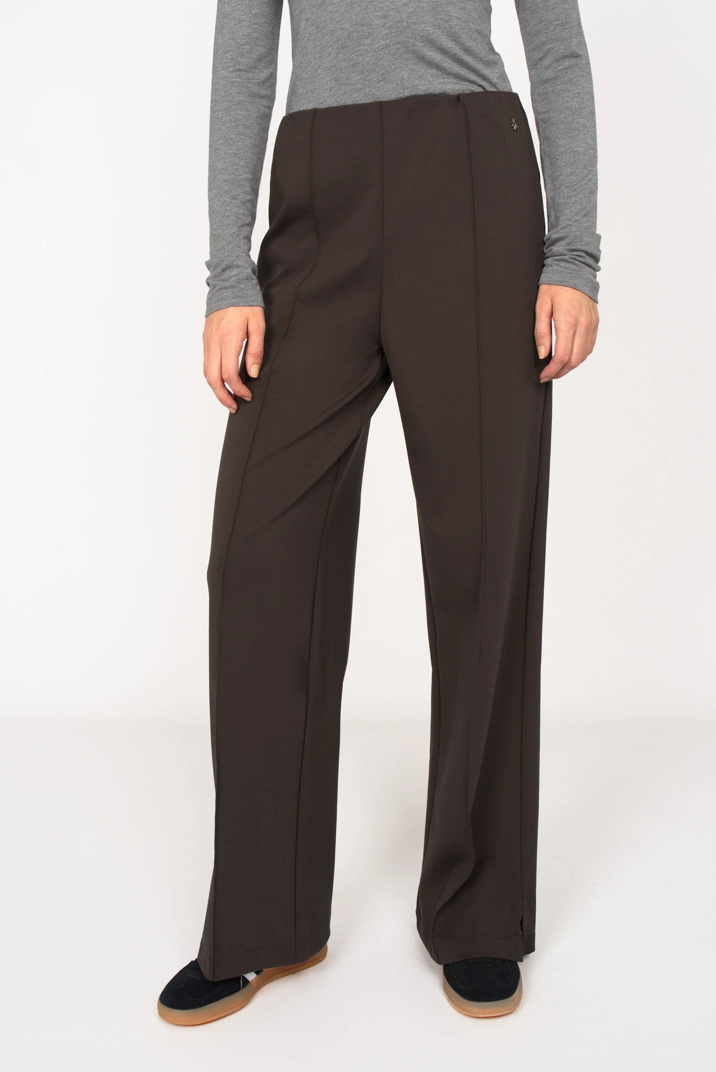 KANDANEA straight-leg pants in interlock fabric