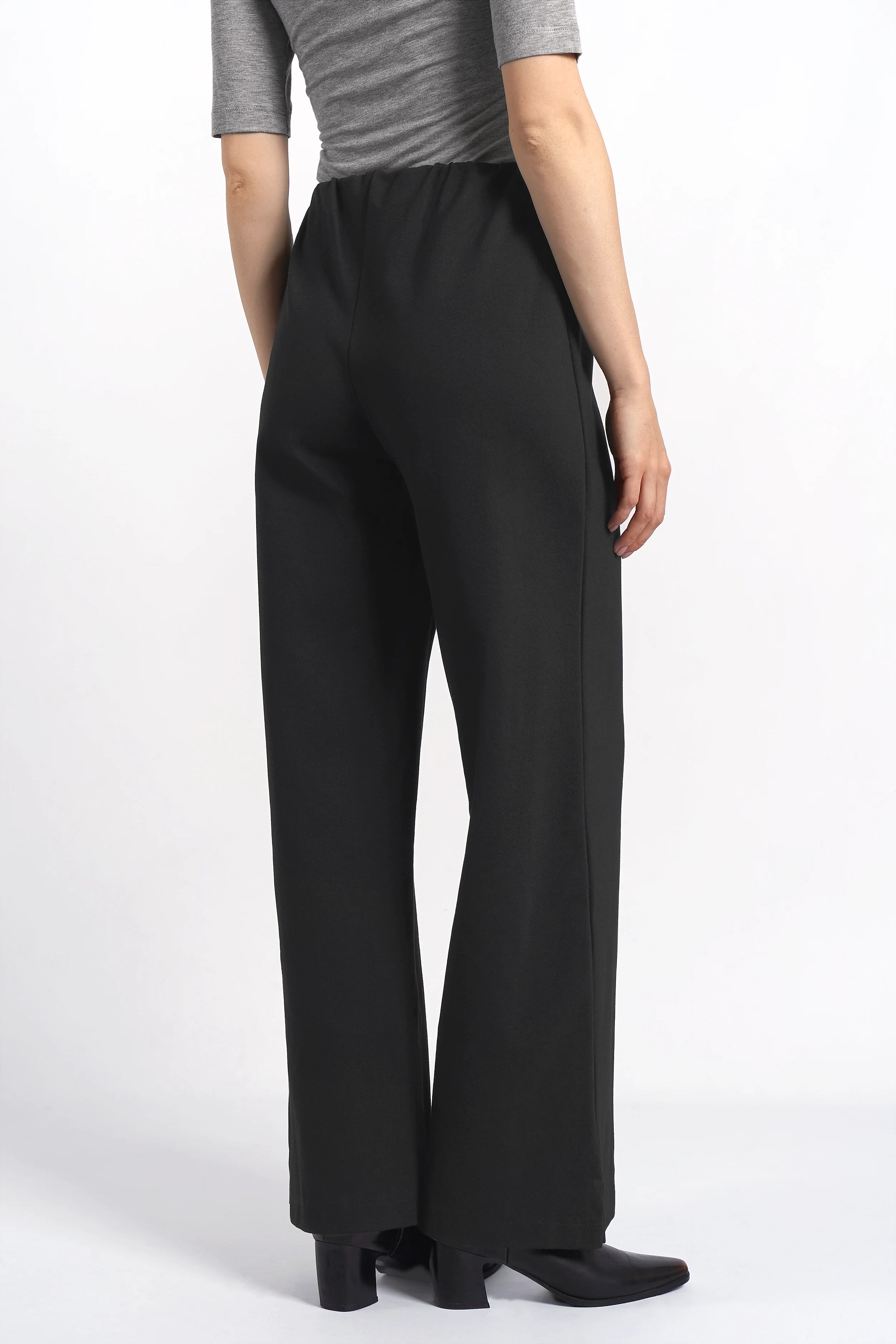 KANDANEA straight-leg pants in interlock fabric