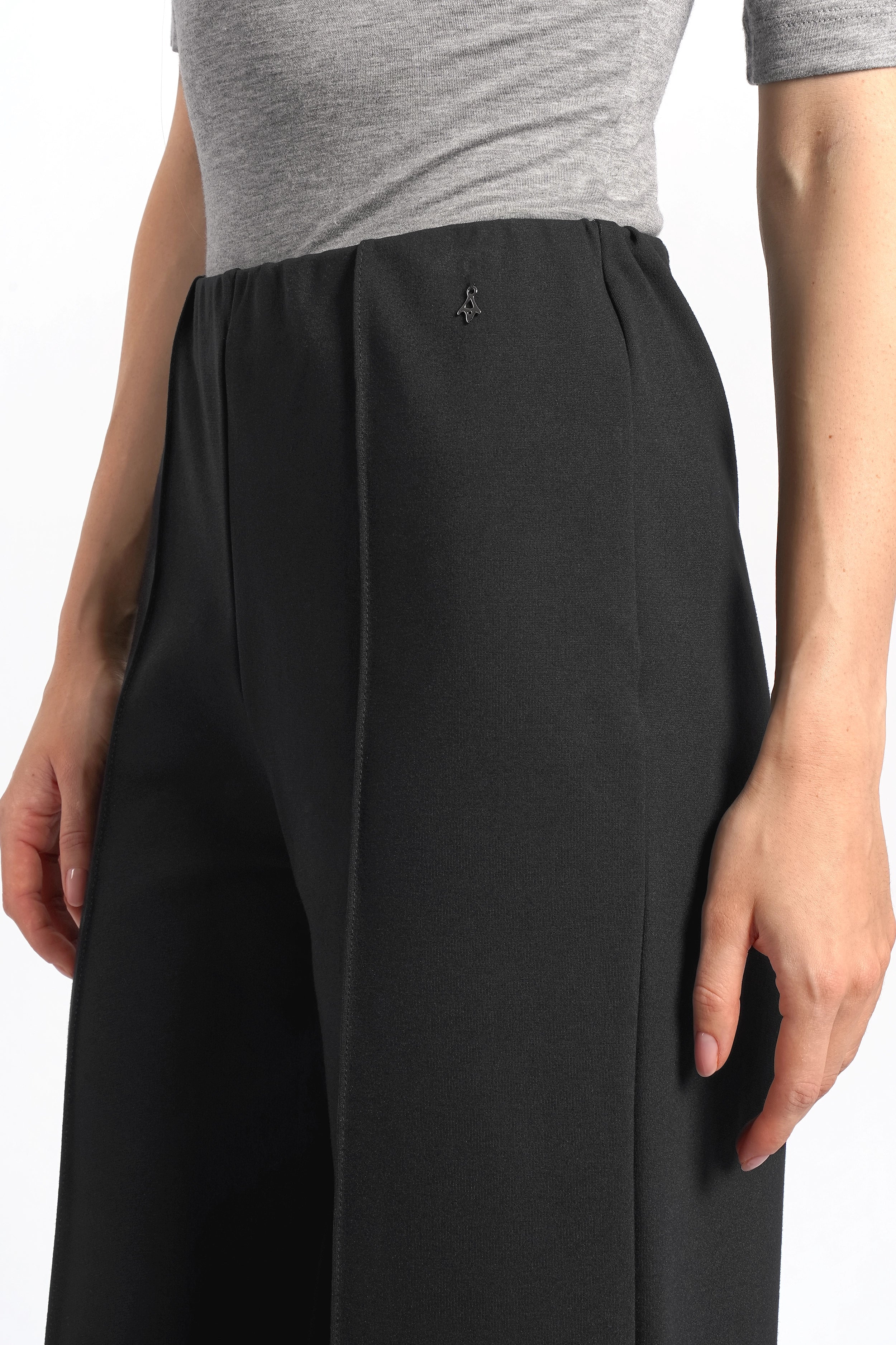 KANDANEA straight-leg pants in interlock fabric