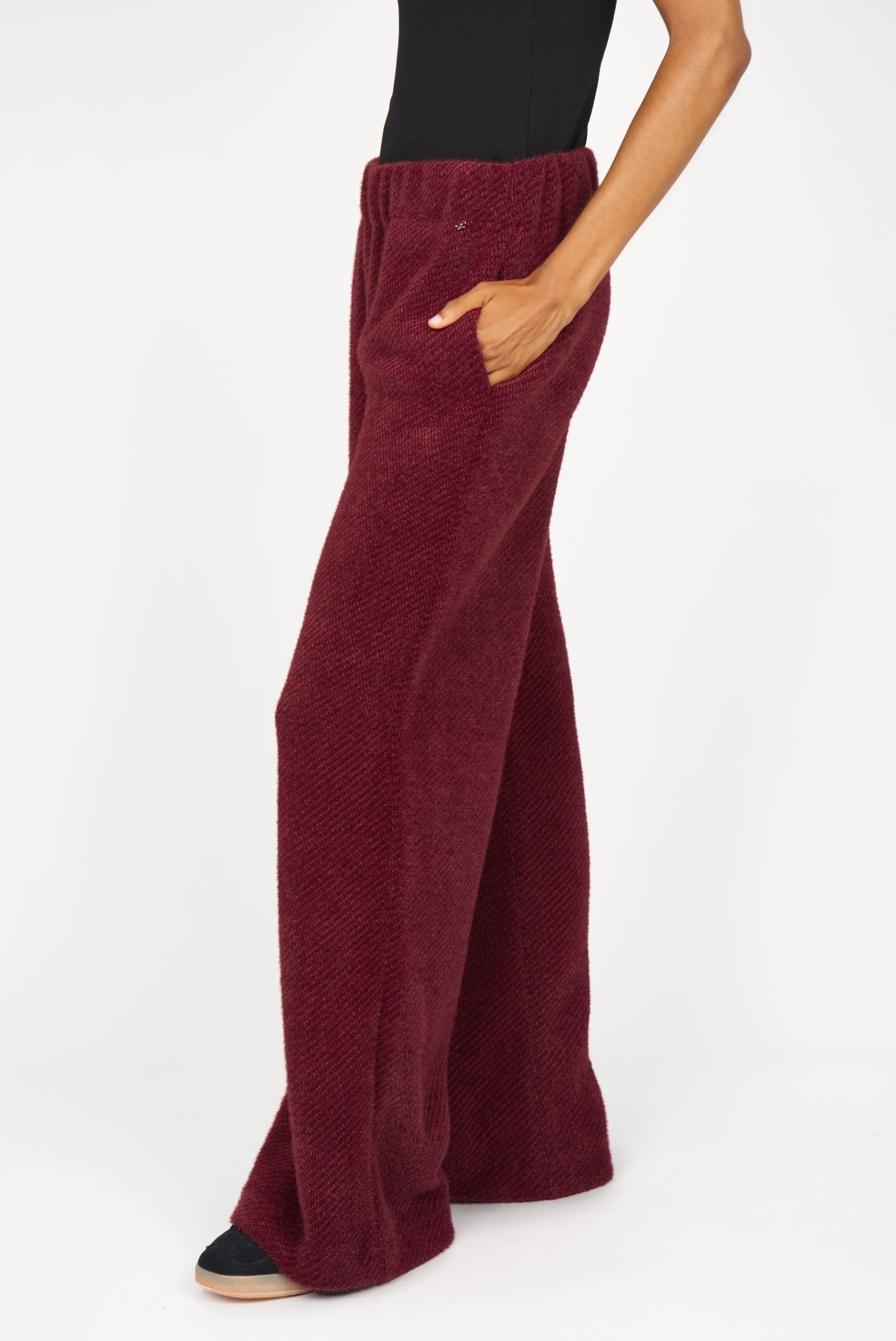 KELYA wide leg trousers with velvety-soft short-haired fur texture