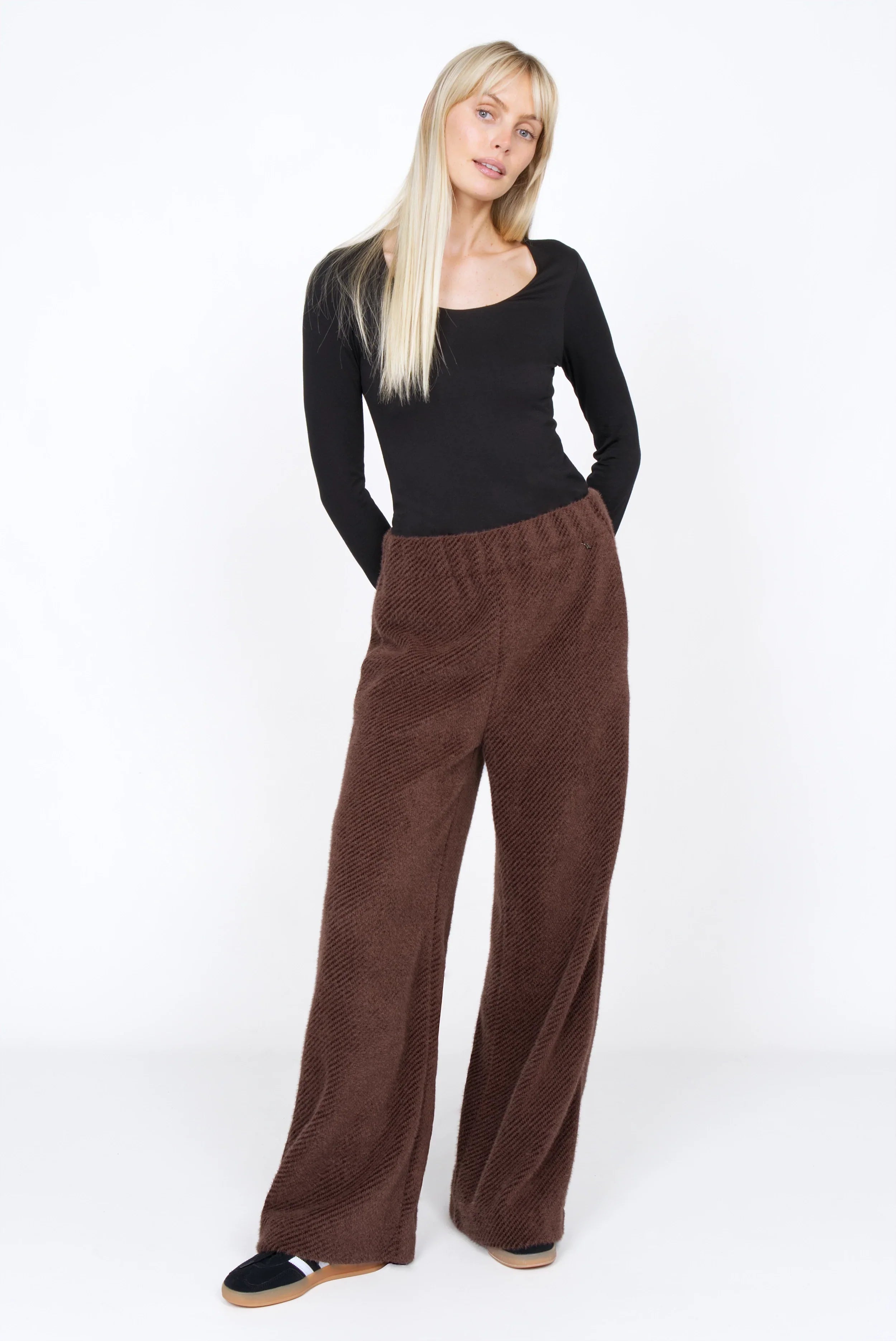 KELYA wide leg trousers with velvety-soft short-haired fur texture