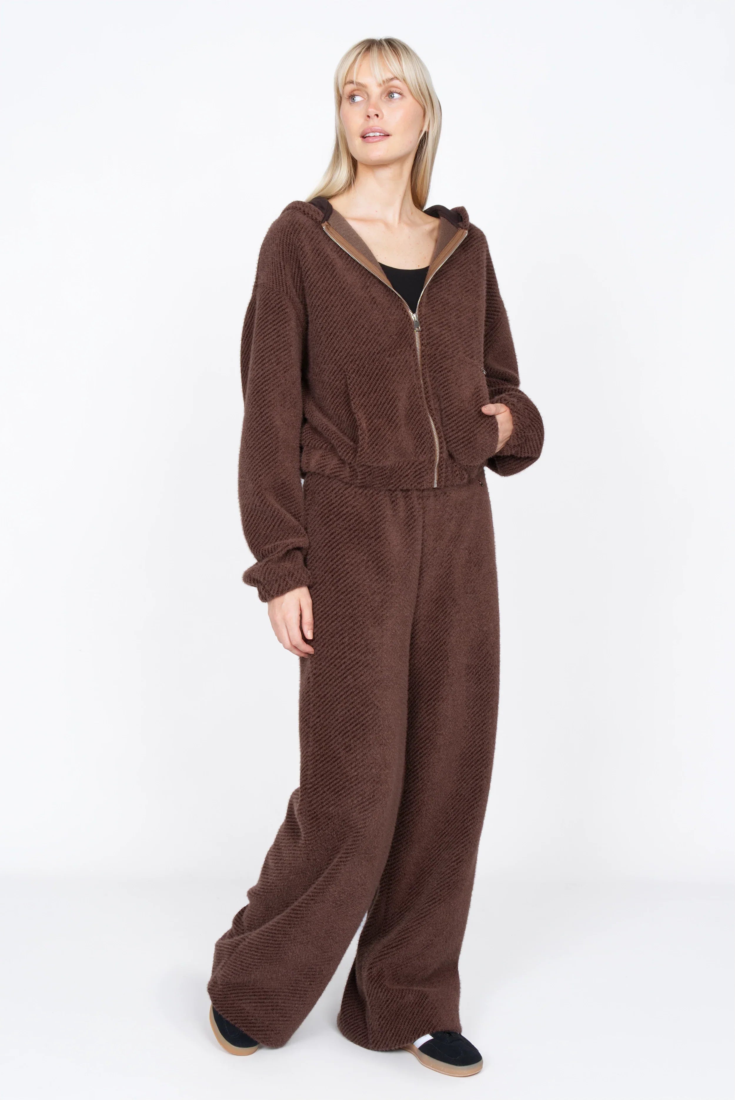 KELYA wide leg trousers with velvety-soft short-haired fur texture