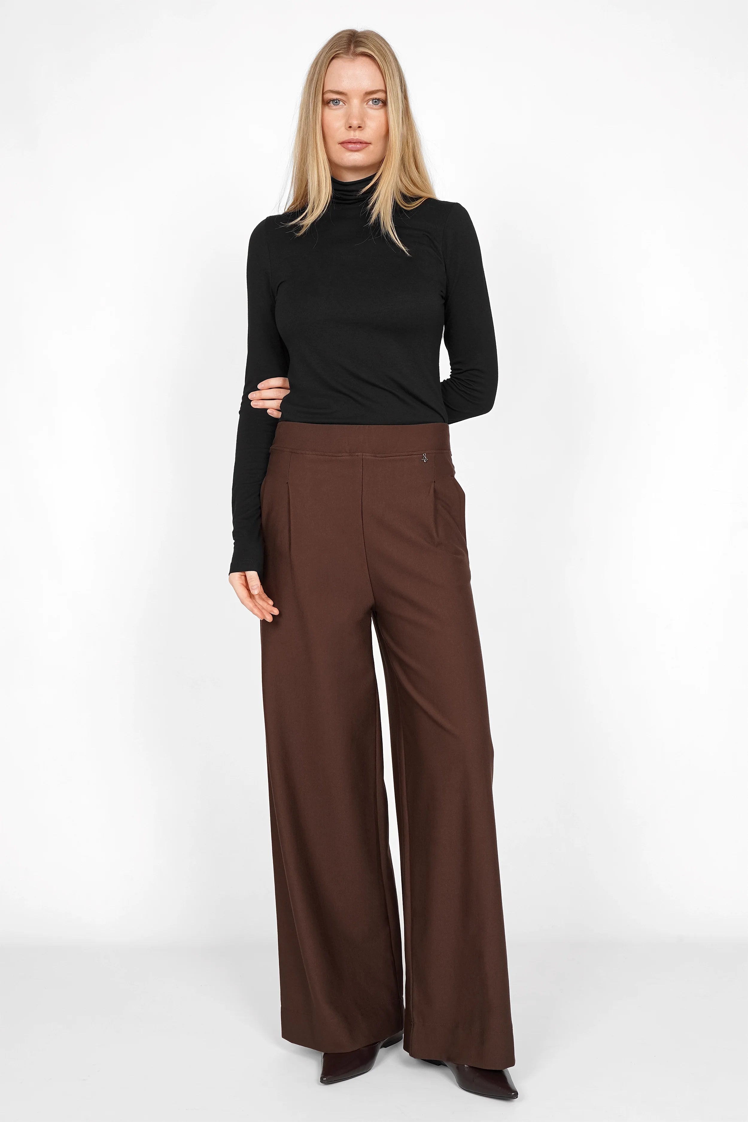KLARA.K wide leg pants