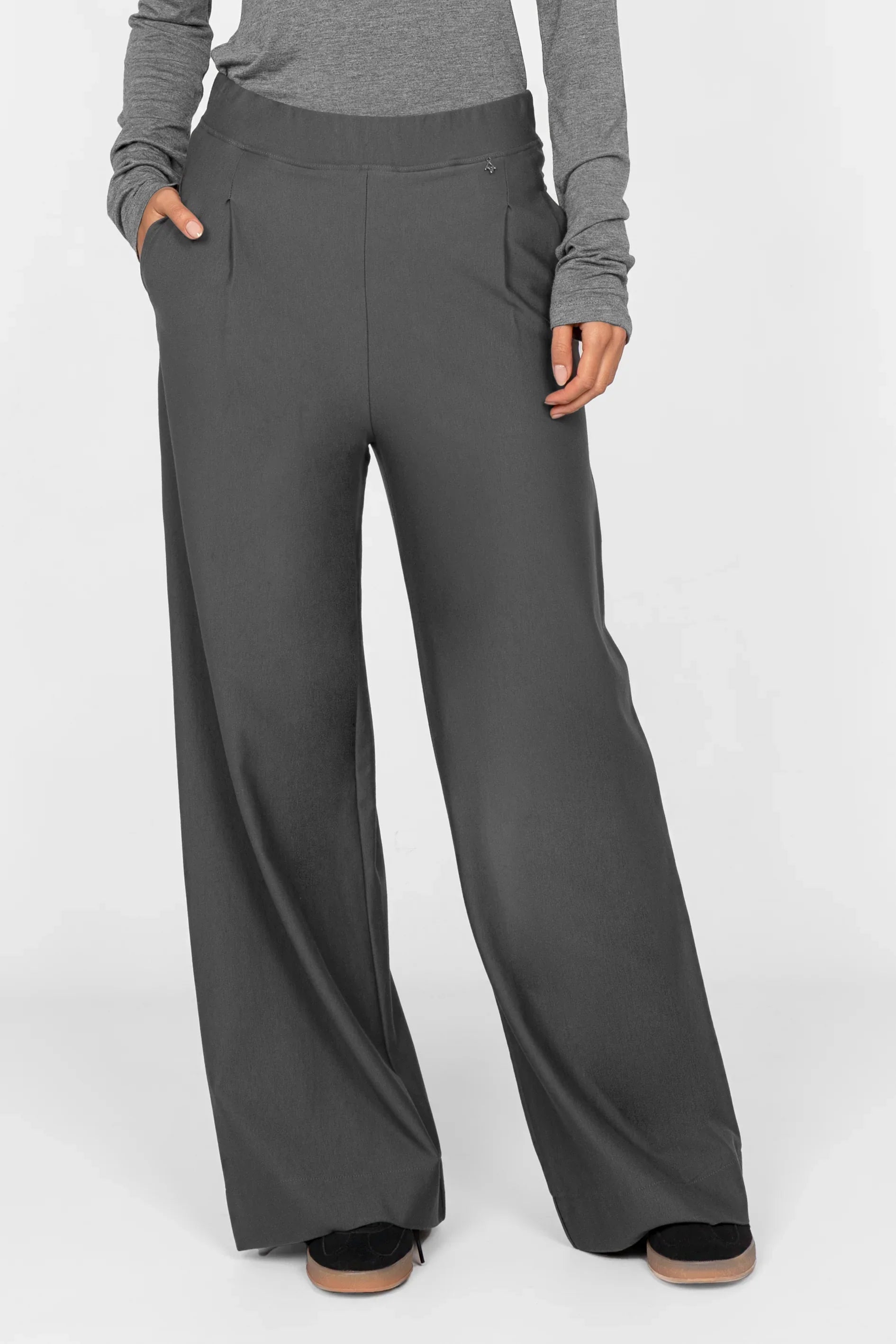 KLARA.K wide leg pants