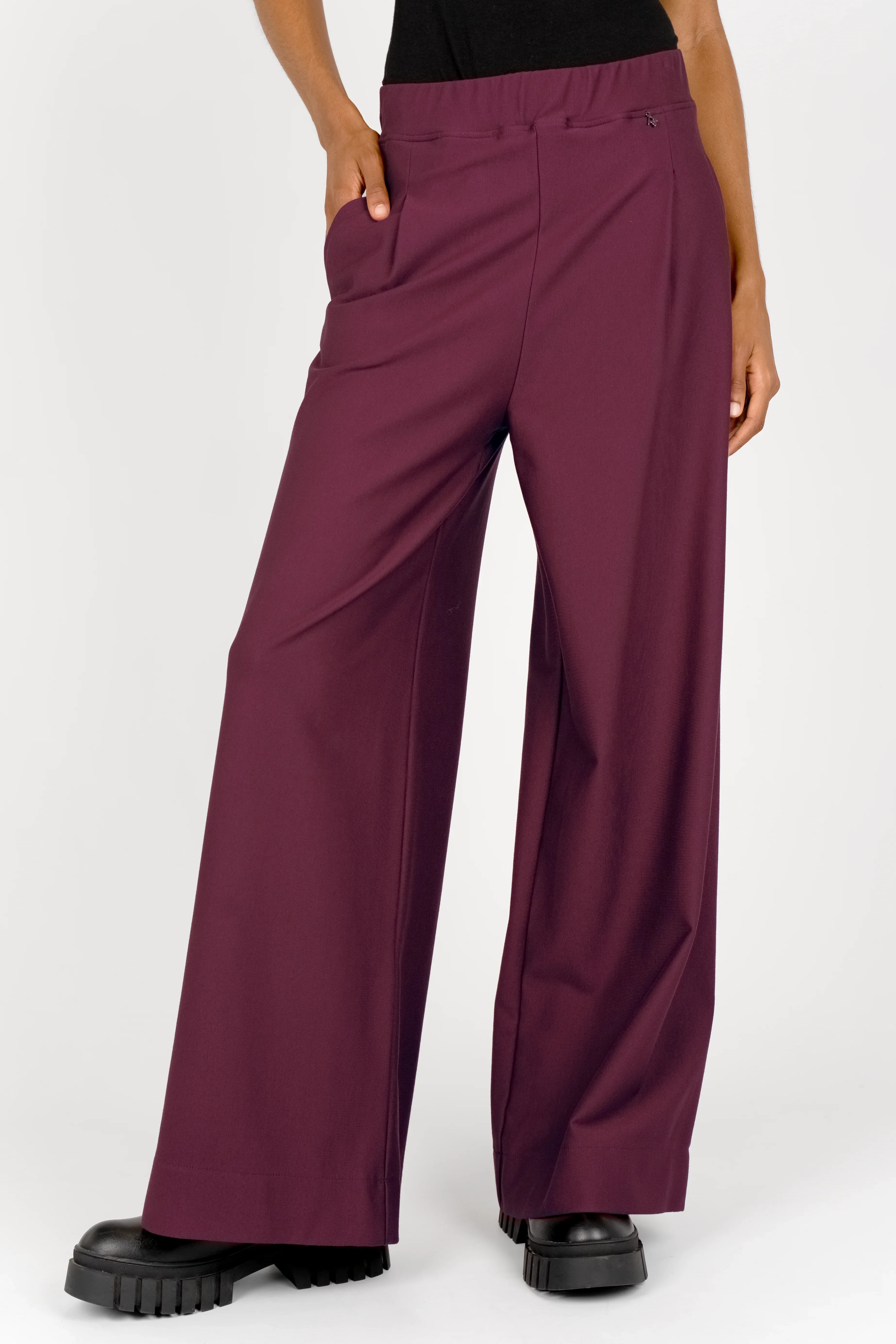KLARA.K wide leg pants
