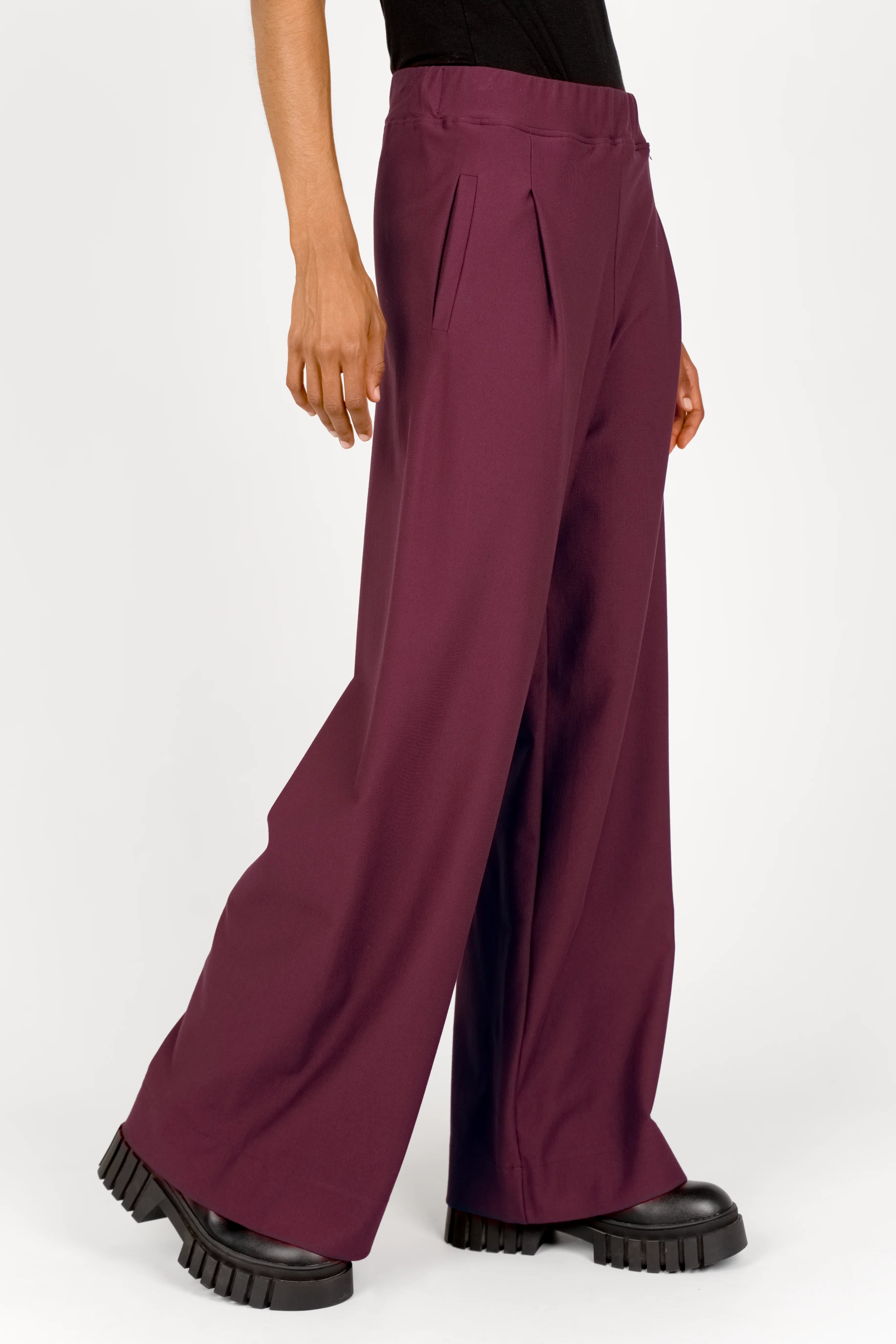 KLARA.K wide leg pants