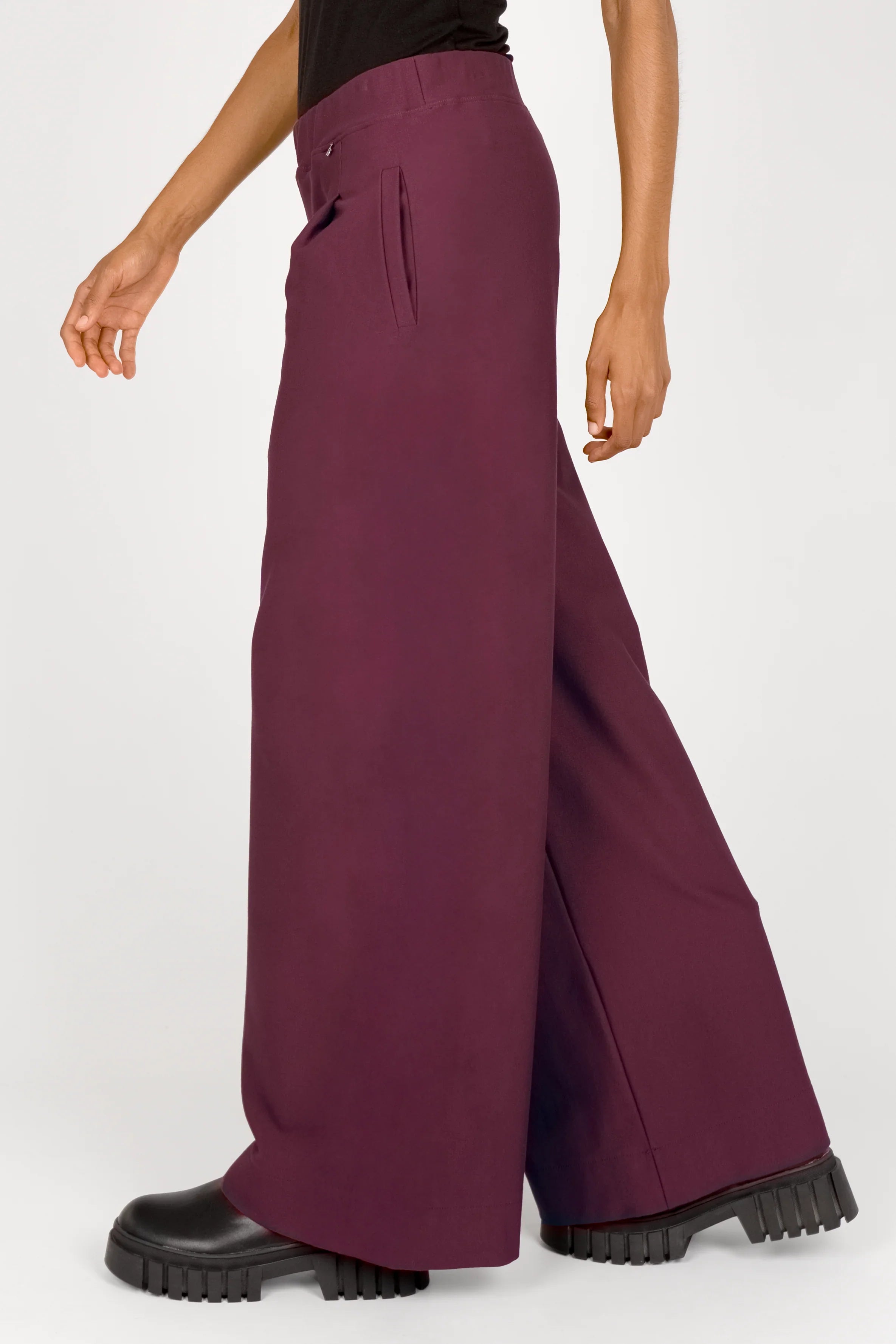 KLARA.K wide leg pants