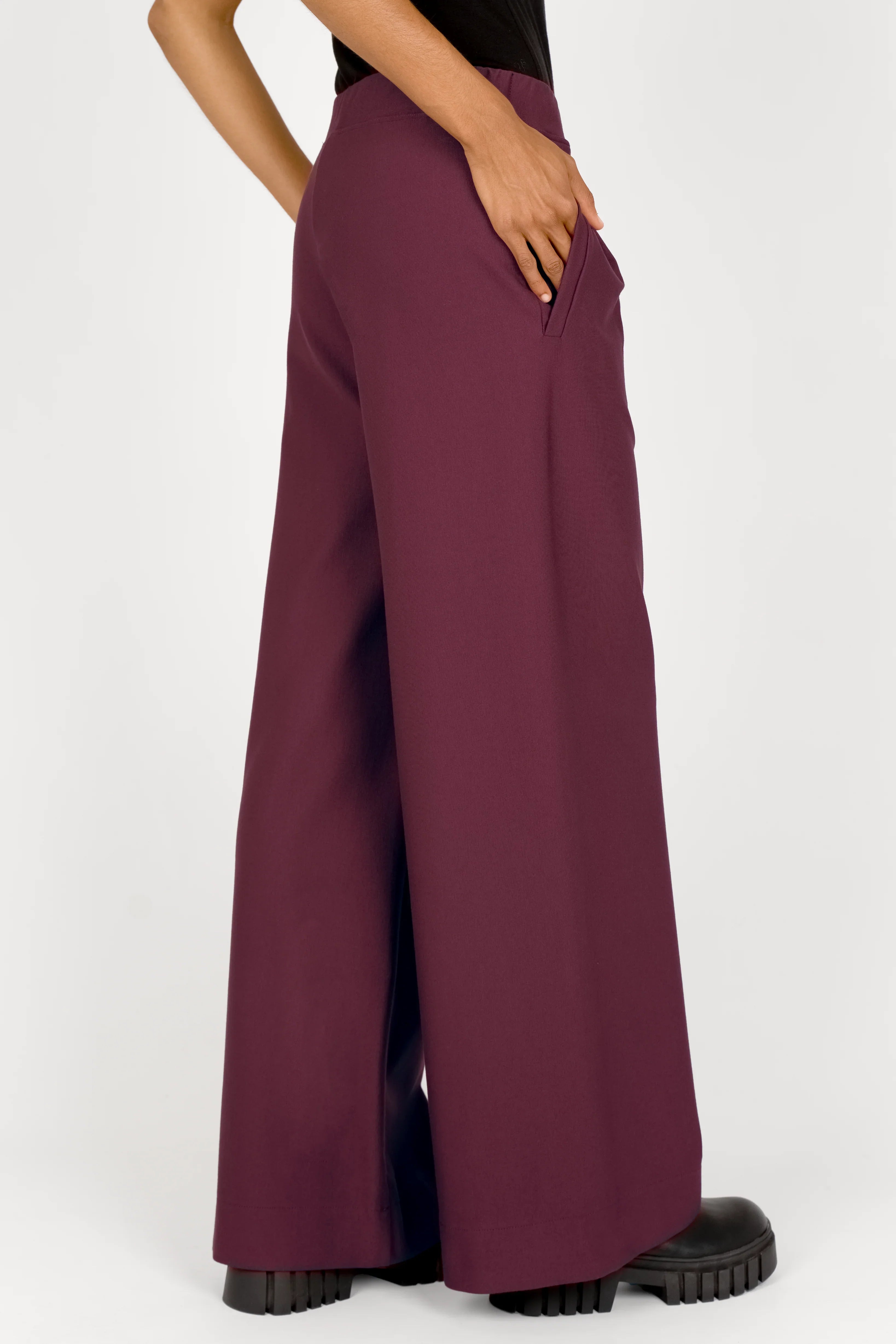 KLARA.K wide leg pants