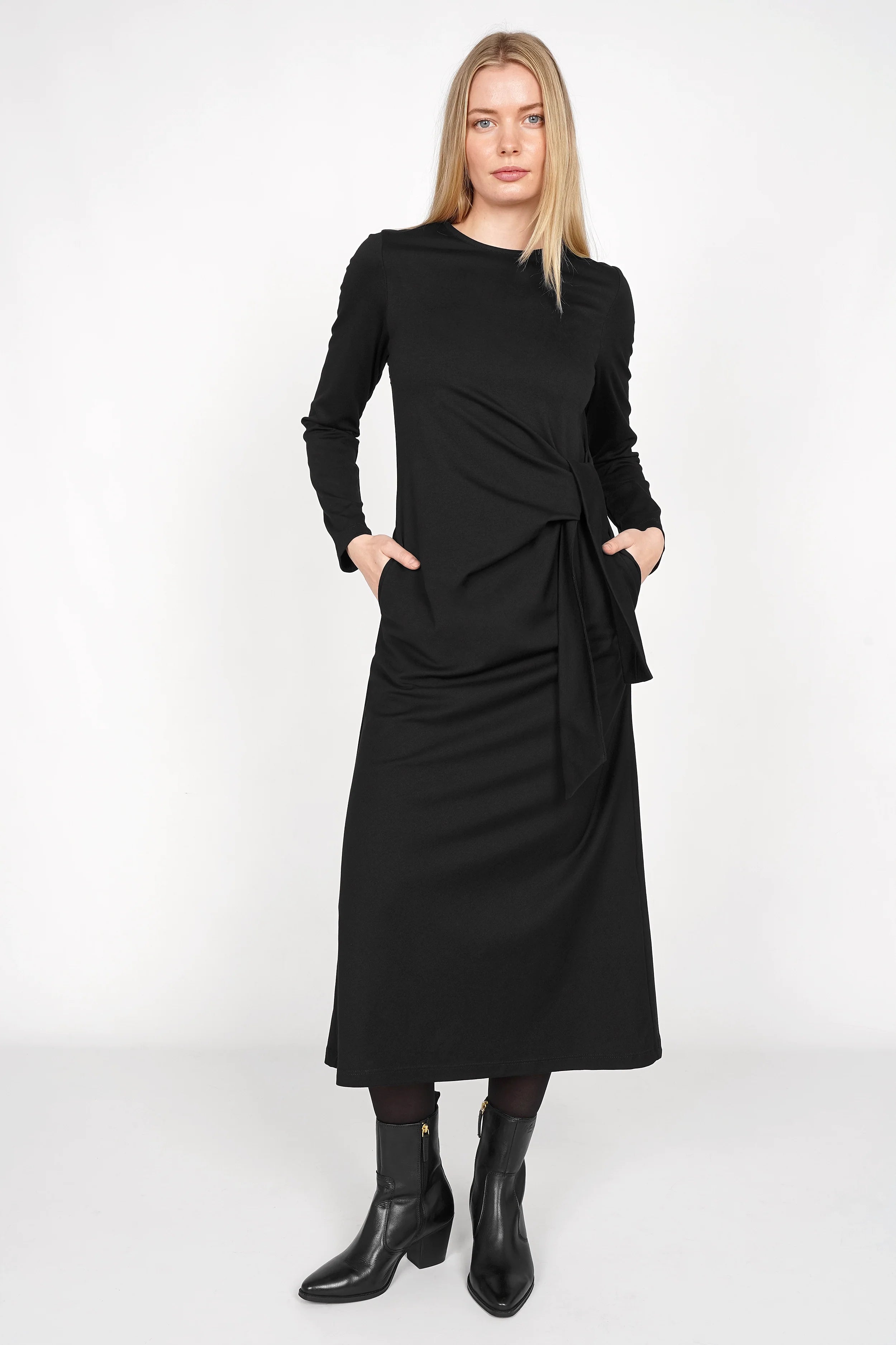 Minimalist Dress (Not closed!!!)