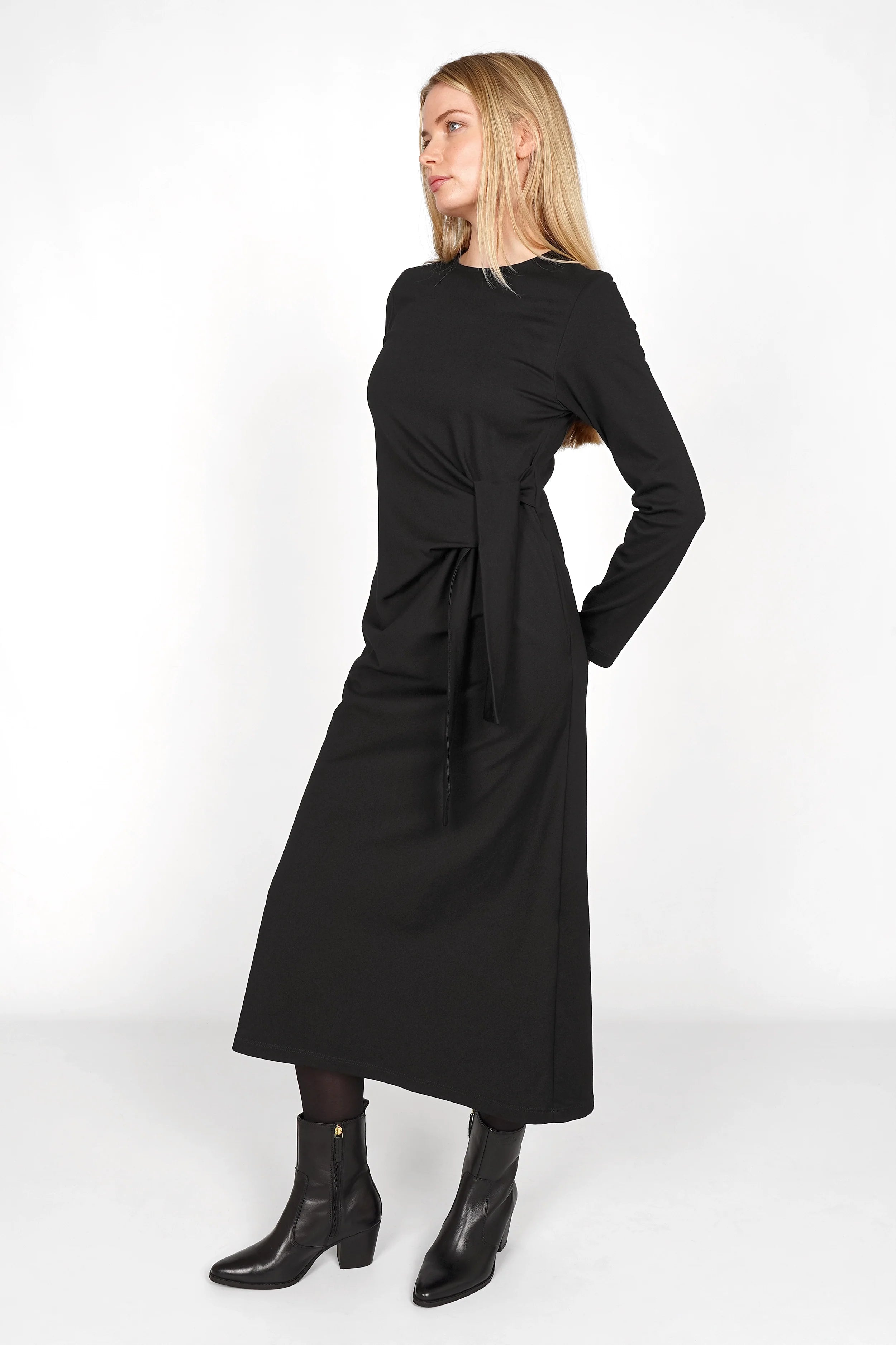 Minimalist Dress (Not closed!!!)