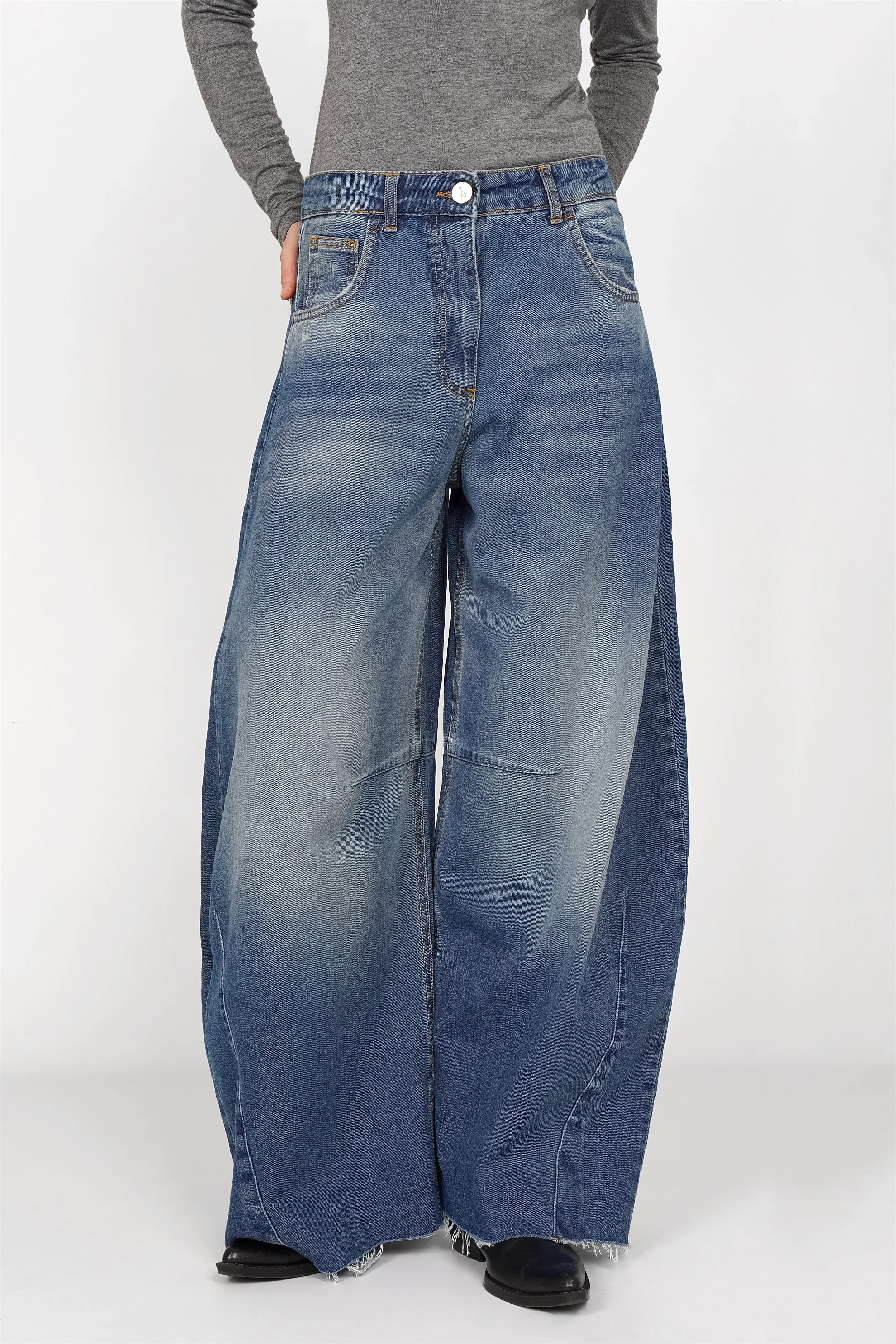 LANEA wide barrel jeans