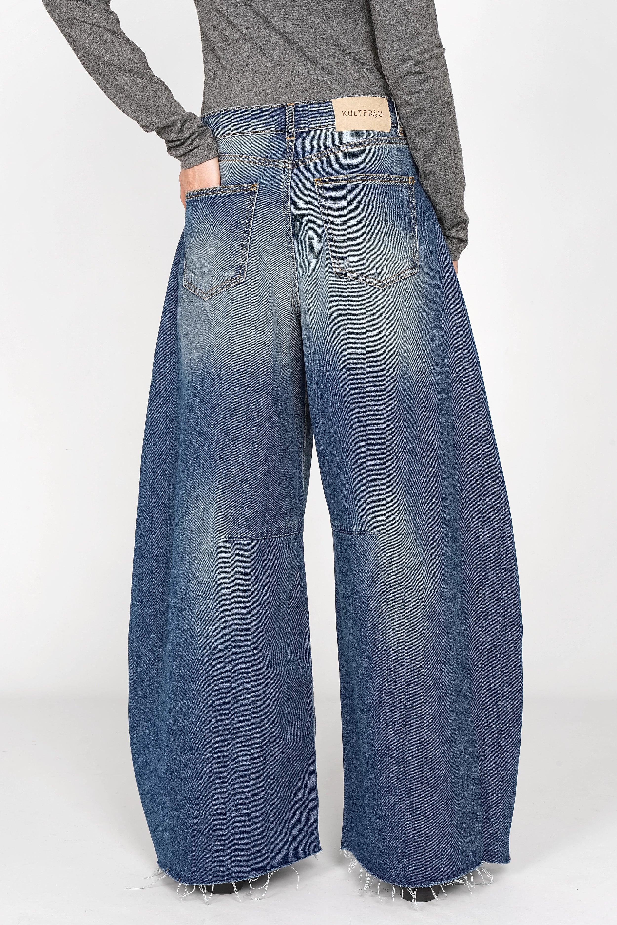 LANEA wide barrel jeans