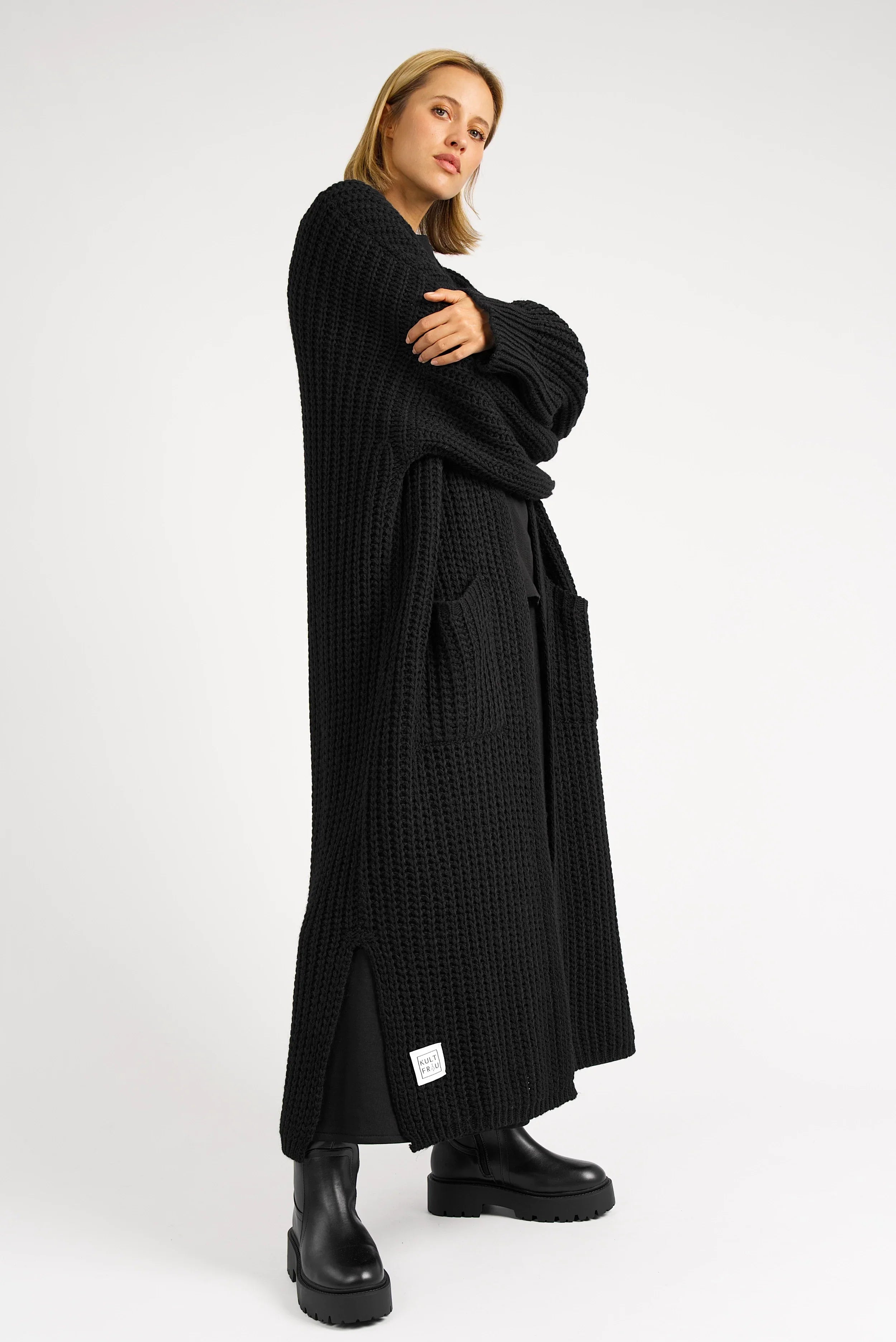 LOLA knit cardigan