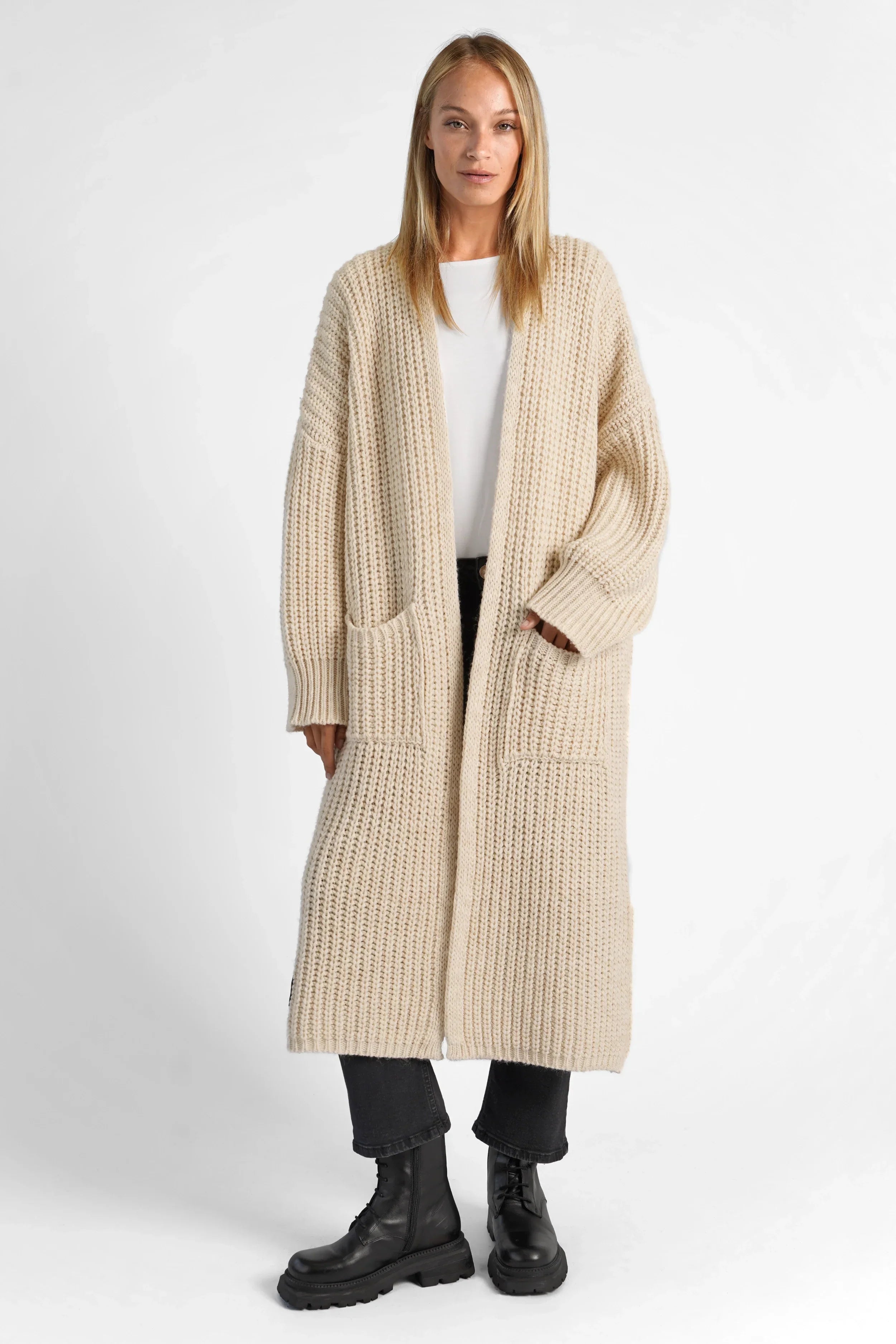 LOLA knit cardigan