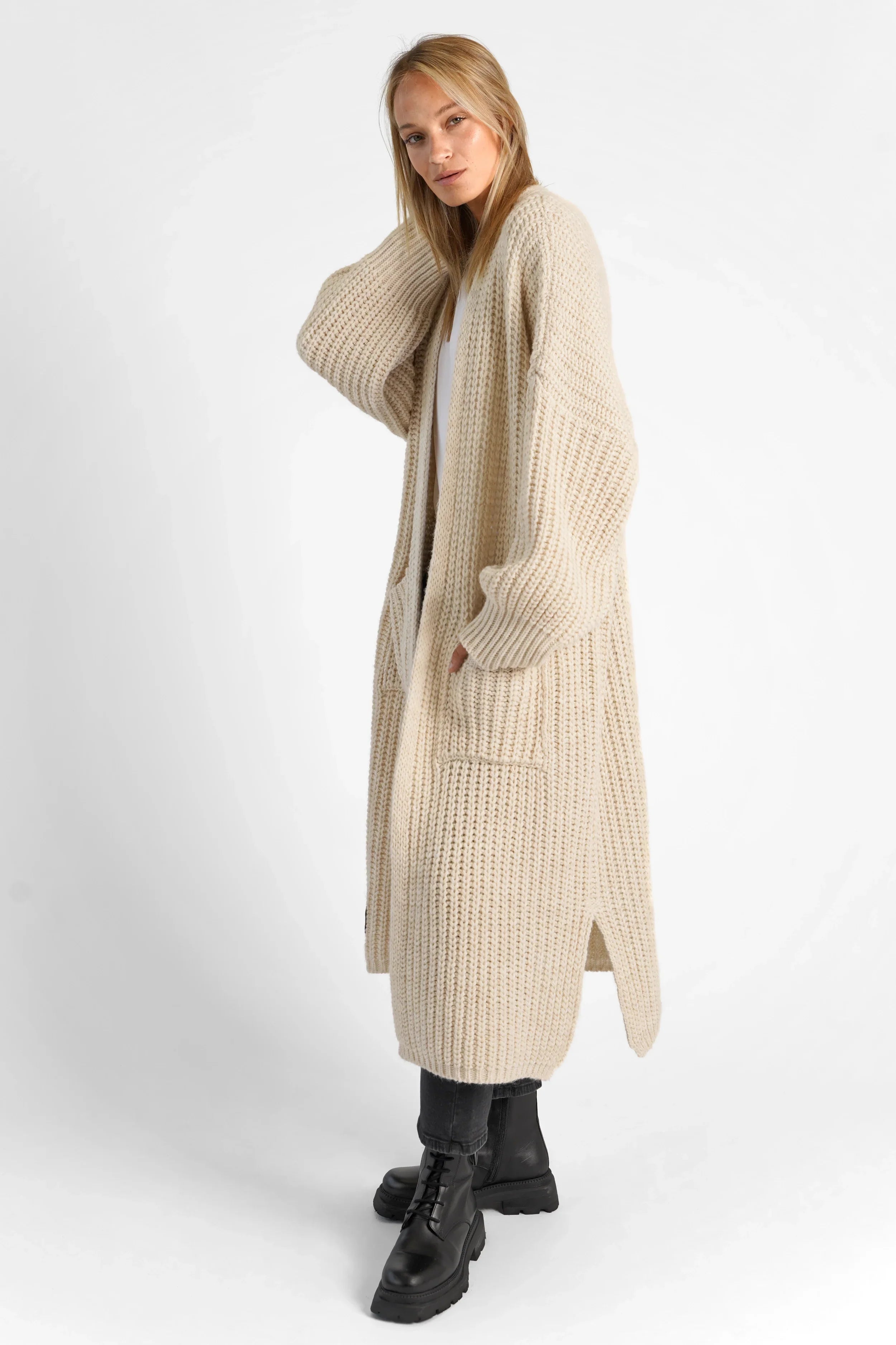 LOLA knit cardigan