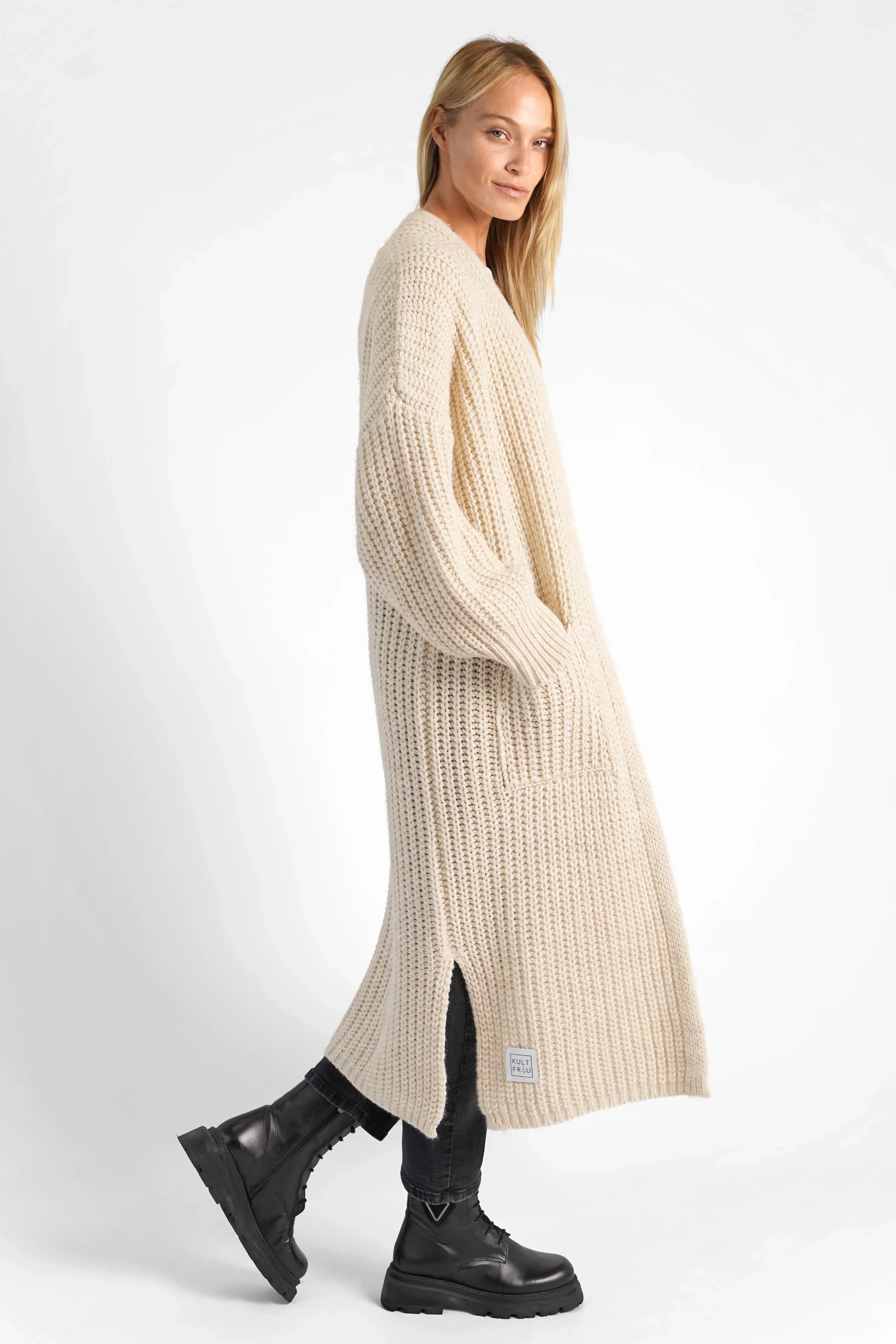 LOLA knit cardigan